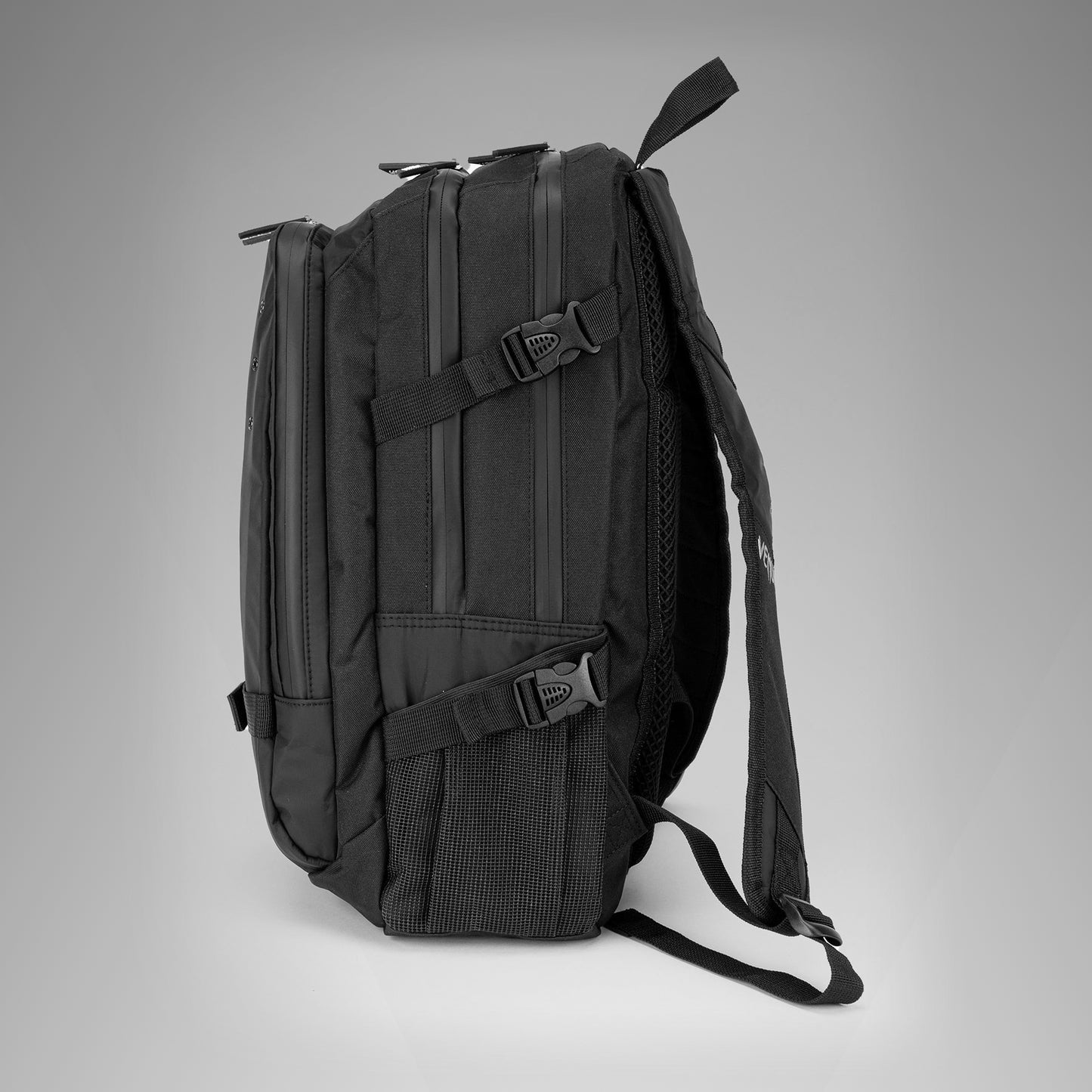 Venum Challenger Pro Evo 백팩 (20-25L) – 블랙/화이트