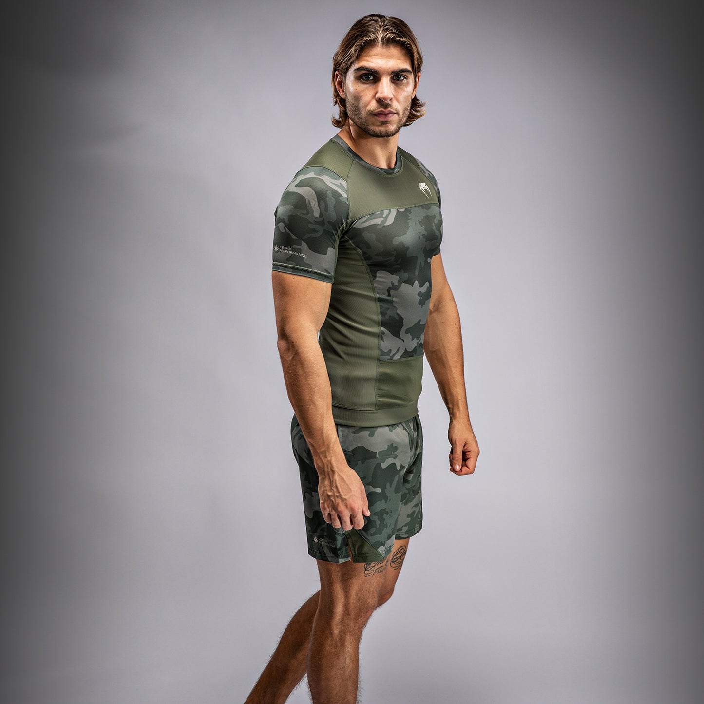 Venum G-Fit Air 남성용 반팔 래쉬가드 – 아미 카모