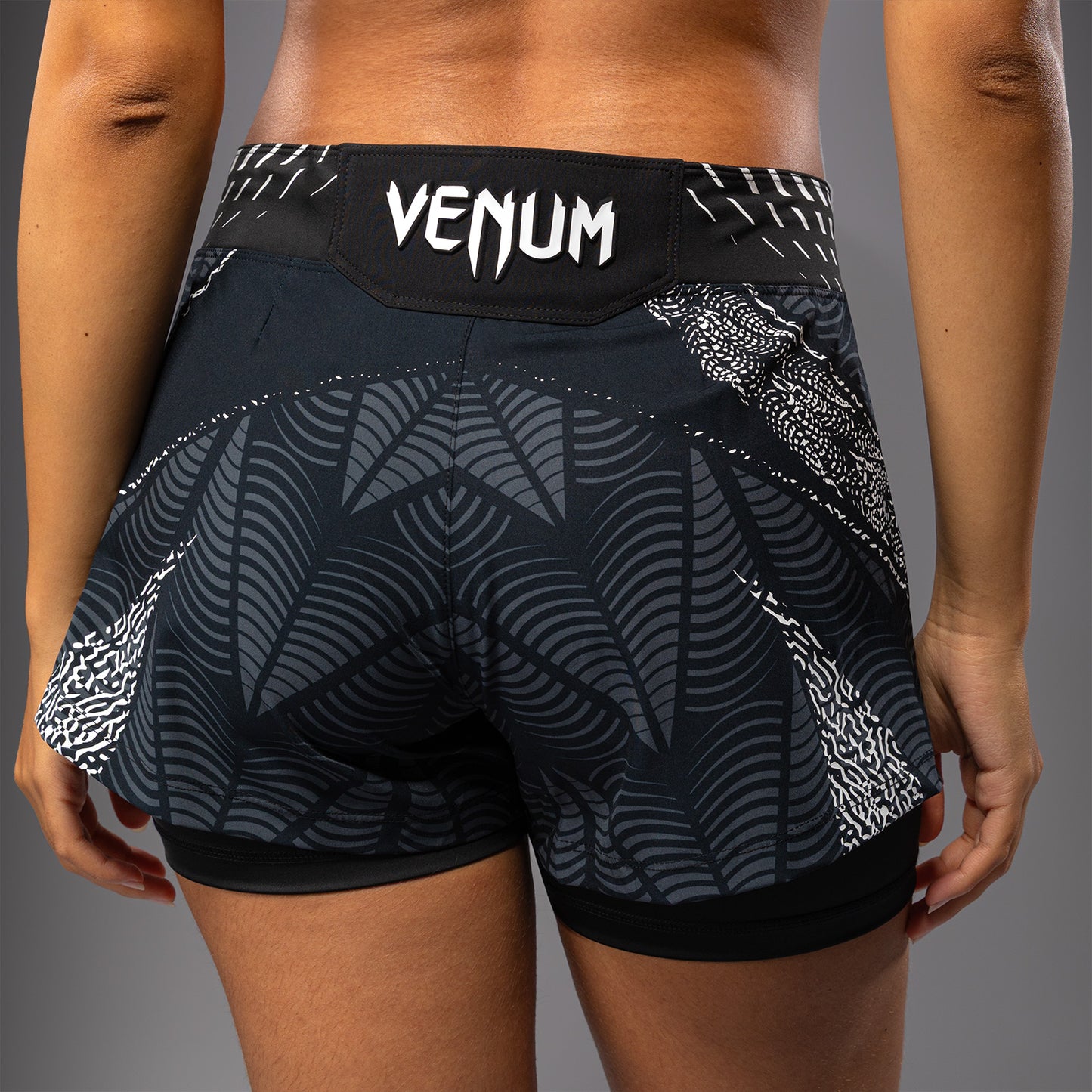 Women's UFC Zenith by Venum 블랙 어센틱 쇼트 핏 파이트 쇼츠