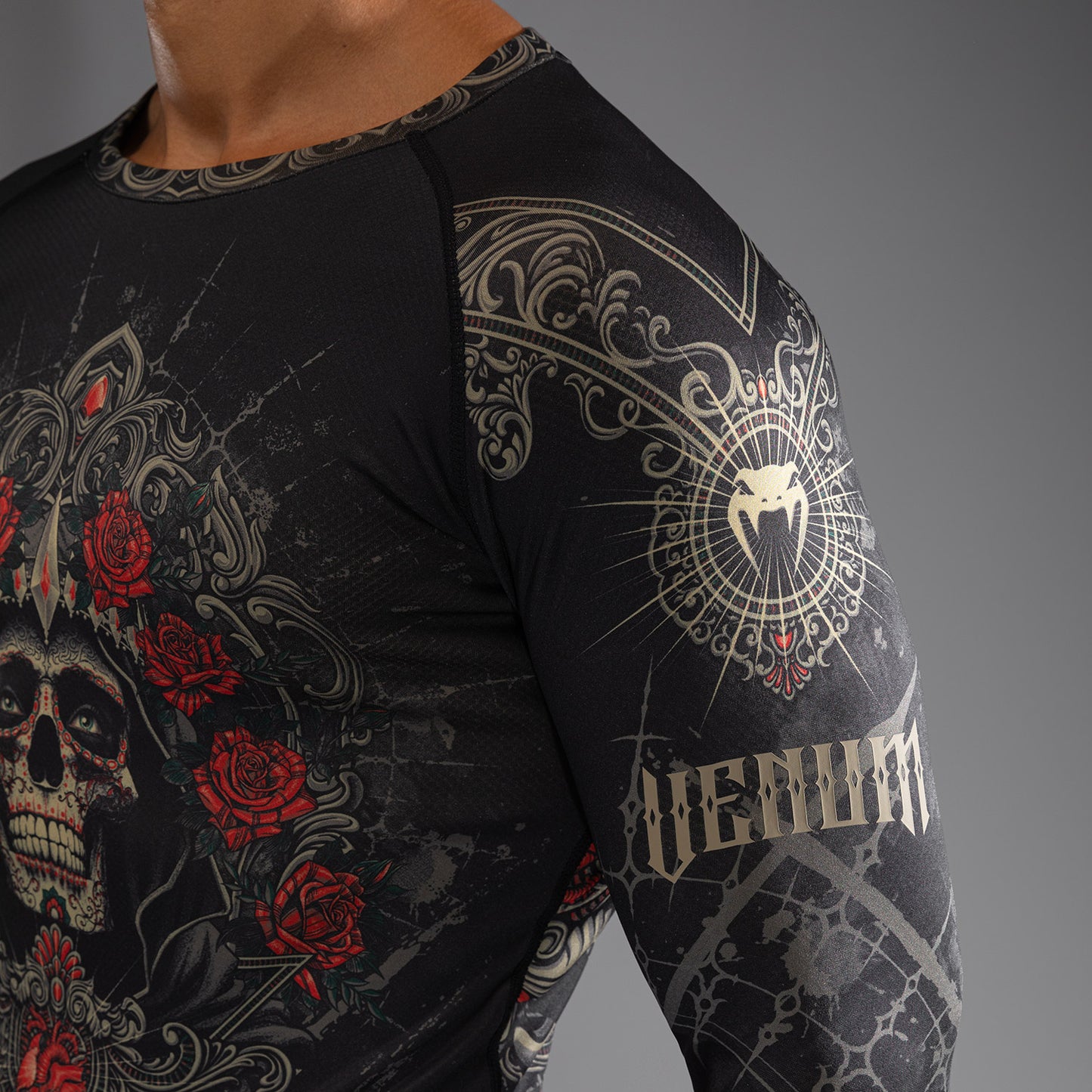 Venum Santa Muerte 5.0 남성용 긴팔 래쉬가드 – 딥 블랙/골드