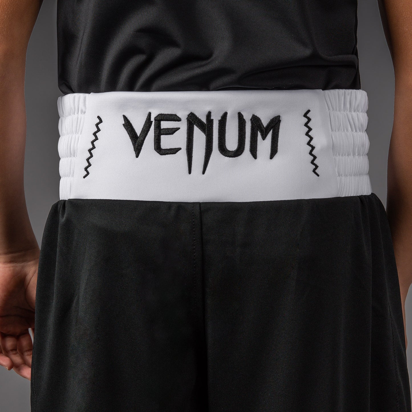 Venum Classic 키즈용 복싱 쇼츠 – 블랙/화이트