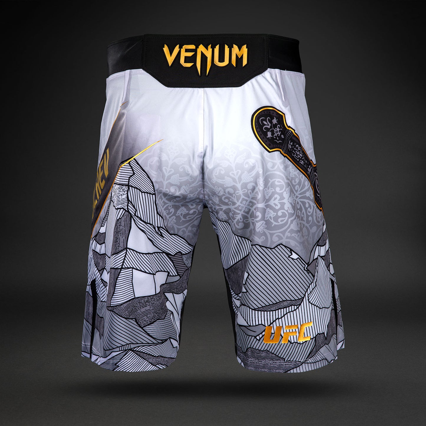 남성용 UFC Unrivaled by Venum 화이트 이슬람 마카체프 롱 핏 파이트 쇼츠
