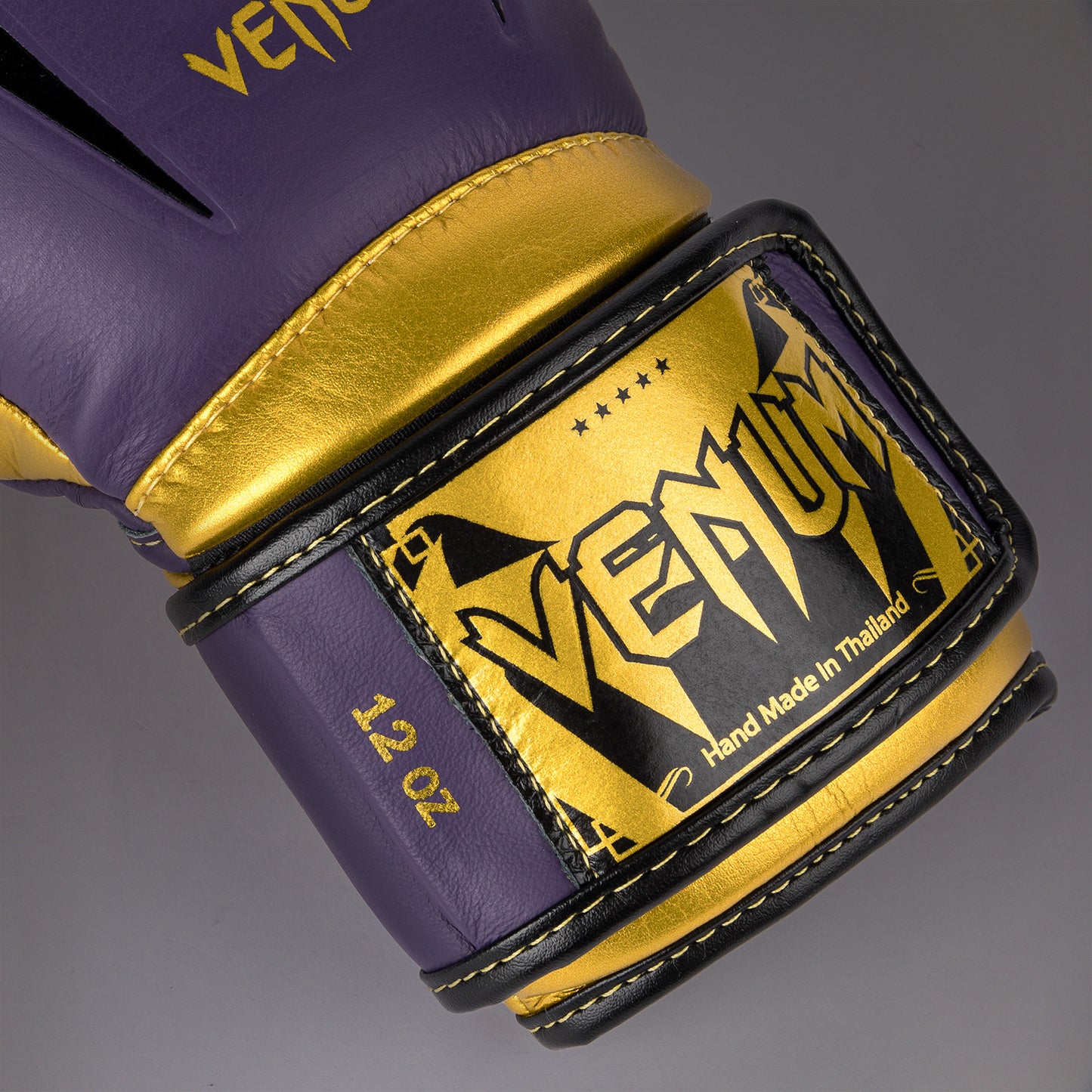Venum Giant 3.0 복싱 글러브 – 다크 퍼플/골드 – 스페셜 에디션