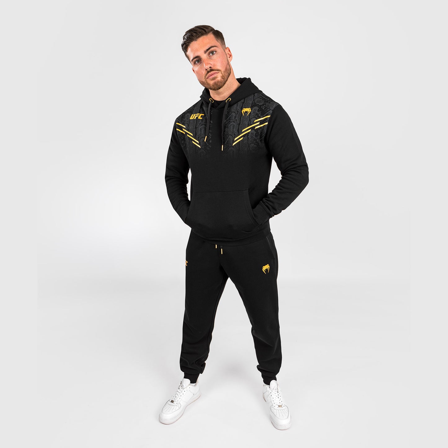 UFC Adrenaline by Venum Replica 남성용 풀오버 후디 – 챔피언