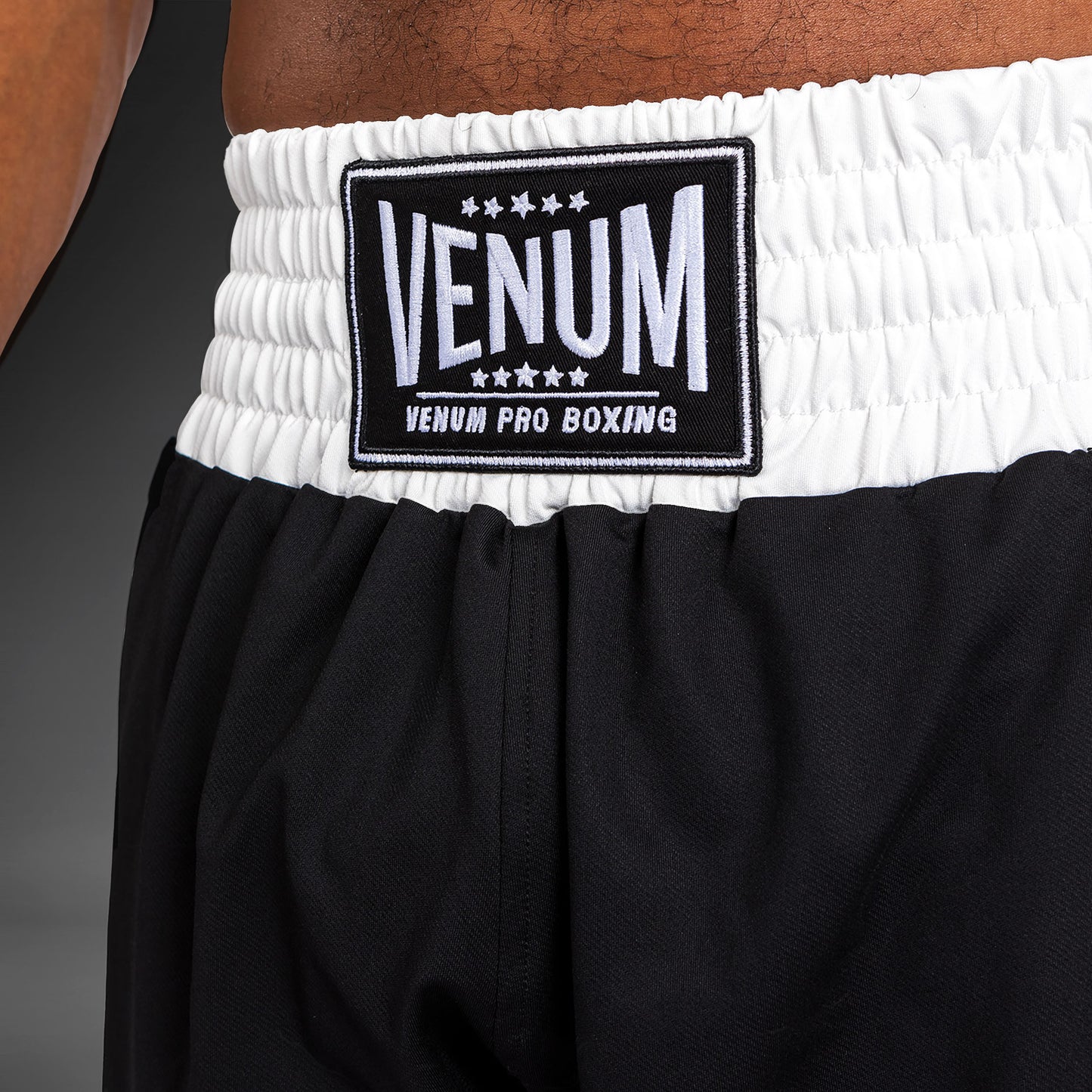Venum Classic 복싱 쇼츠 – 블랙/화이트