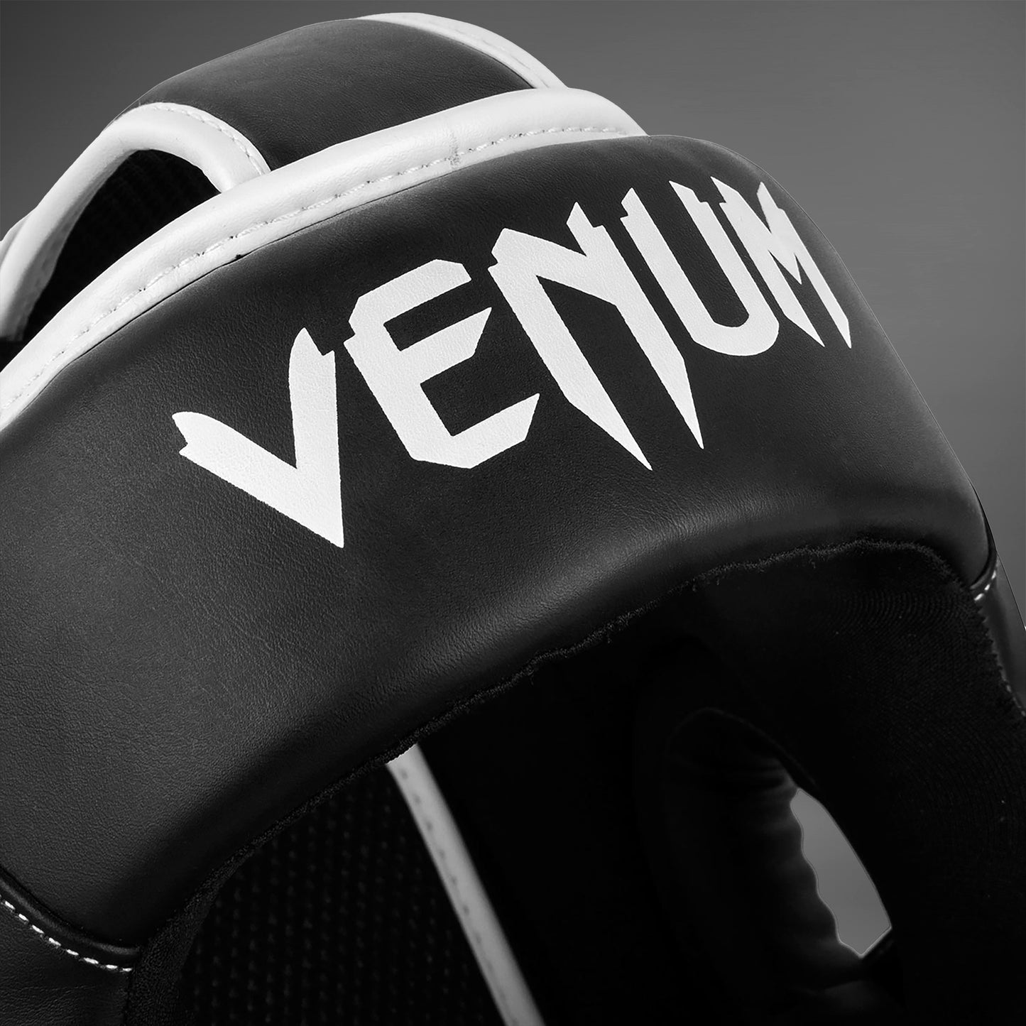 Venum Elite 헤드기어 - 블랙/화이트