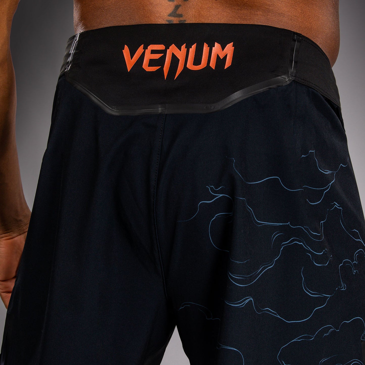 Venum Thunder Dragon 파이트 쇼츠 – 블랙/그레이/코퍼