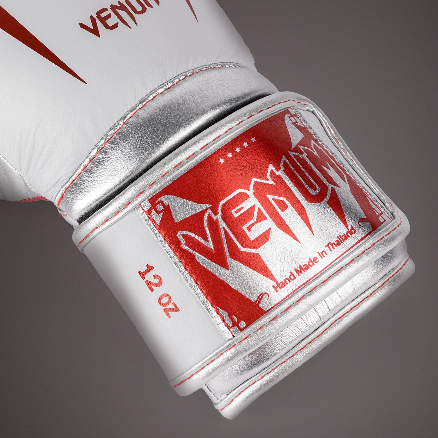 Venum Giant 3.0 복싱 글러브 – 레드/실버 – 스페셜 에디션