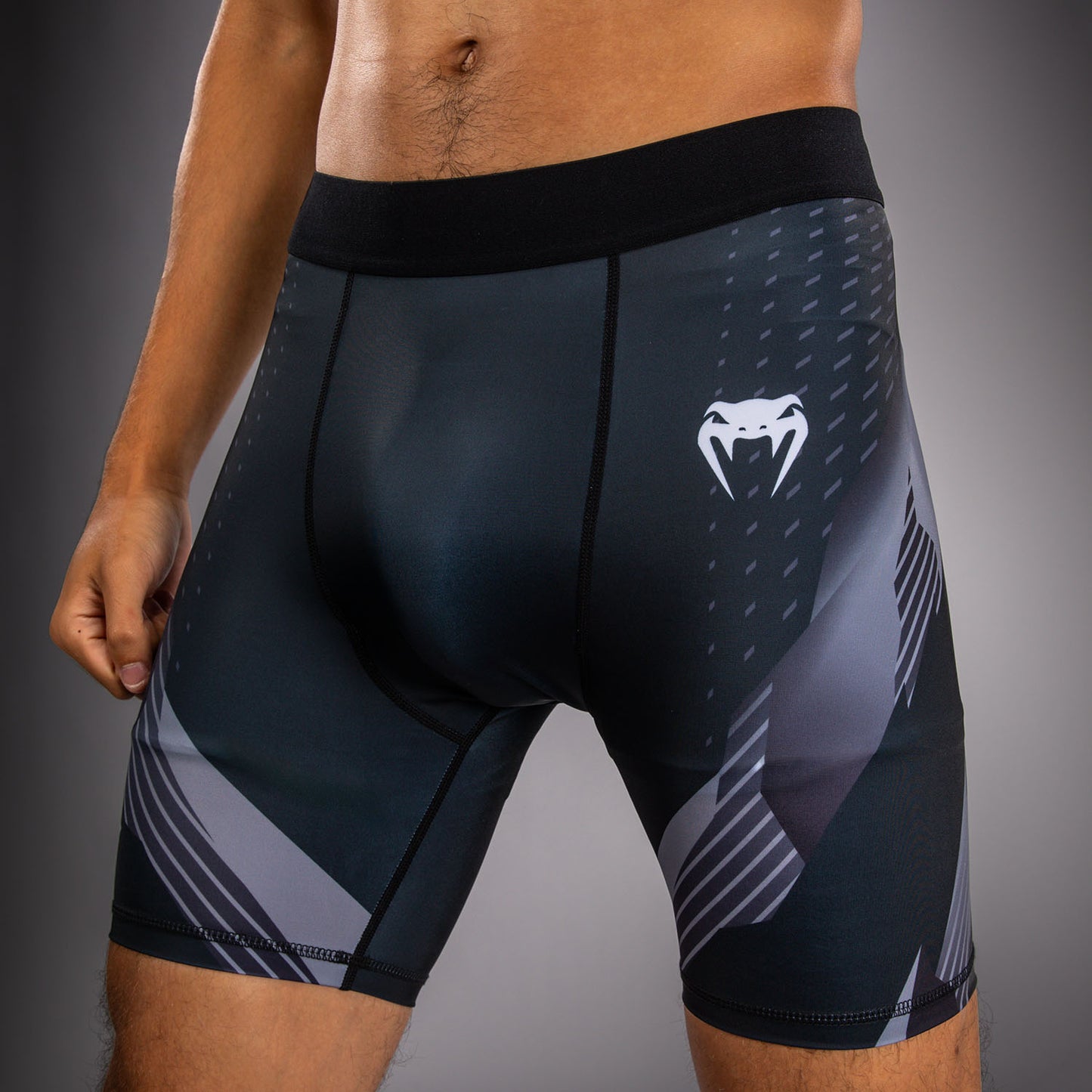 NO-GI 6.0 발리 투도 쇼츠 – 블랙/화이트