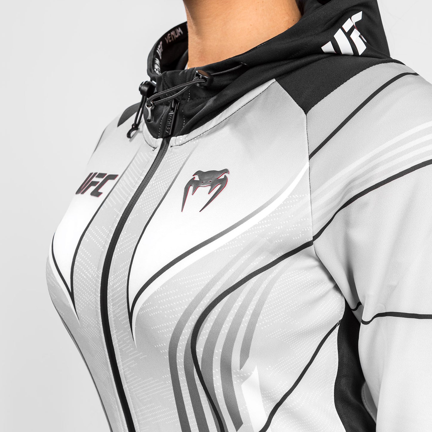 UFC Venum Authentic Fight Night 2.0 키트 by Venum 여성용 워크아웃 후디 – 화이트