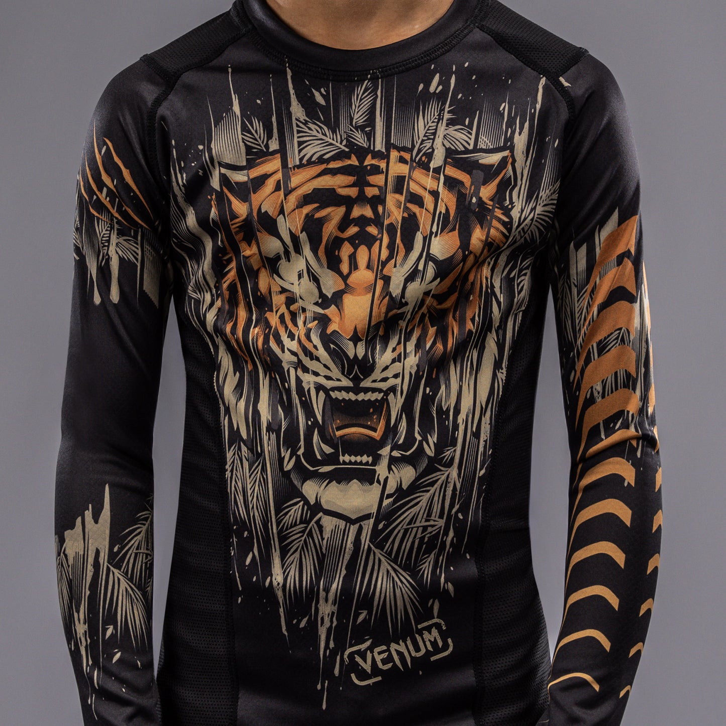 Venum Tiger 키즈용 긴팔 래쉬가드 – 블랙/네온 오렌지