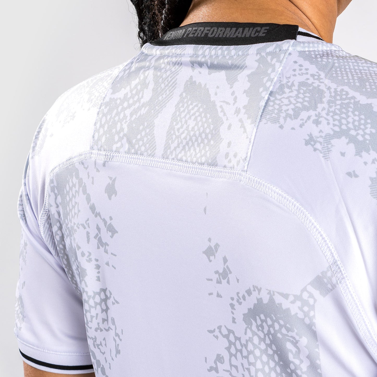 UFC Adrenaline by Venum Authentic Fight Night 여성용 워크아웃 저지 – 화이트