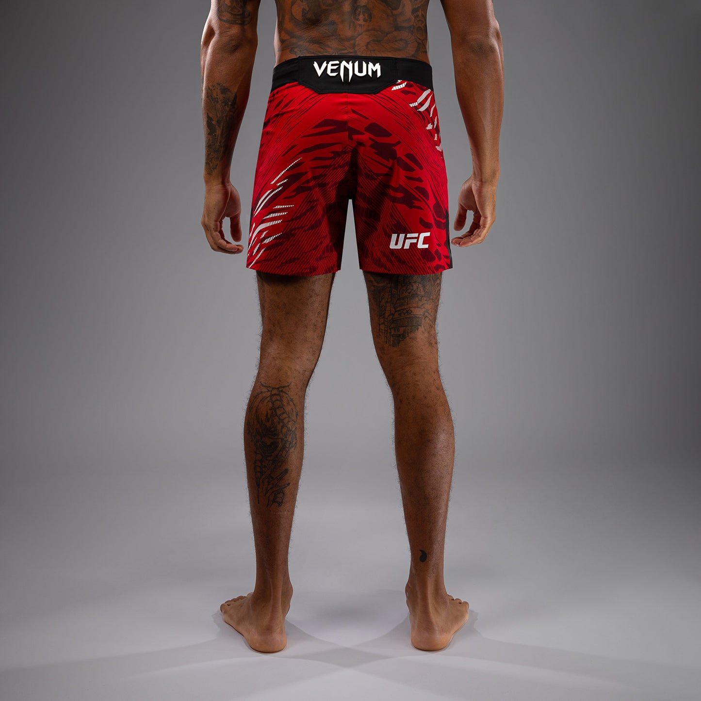 UFC Fusion by Venum 남성용 파이트 쇼츠 – 숏 핏 – 레드