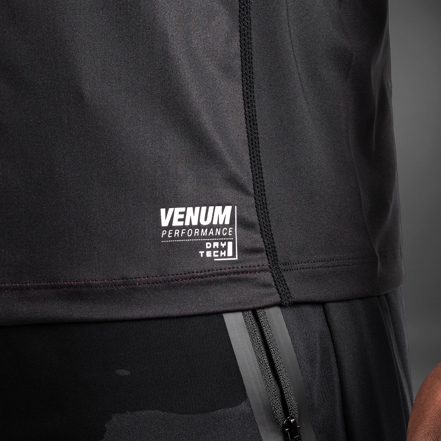 Venum Adrenaline 남성용 드라이 테크 티셔츠 – 레드