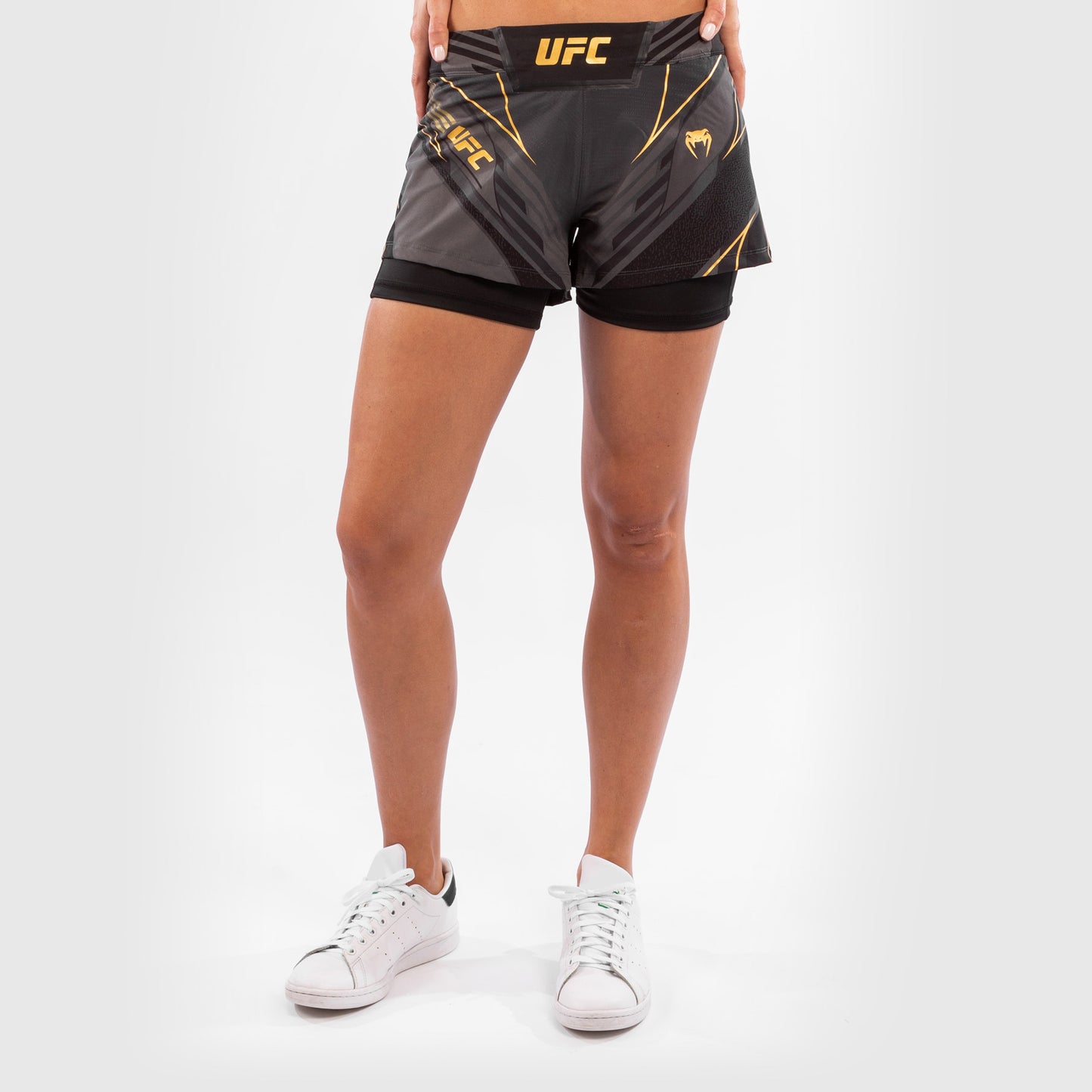 UFC Venum Authentic Fight Night 여성용 쇼츠 – 숏 핏 – 챔피언