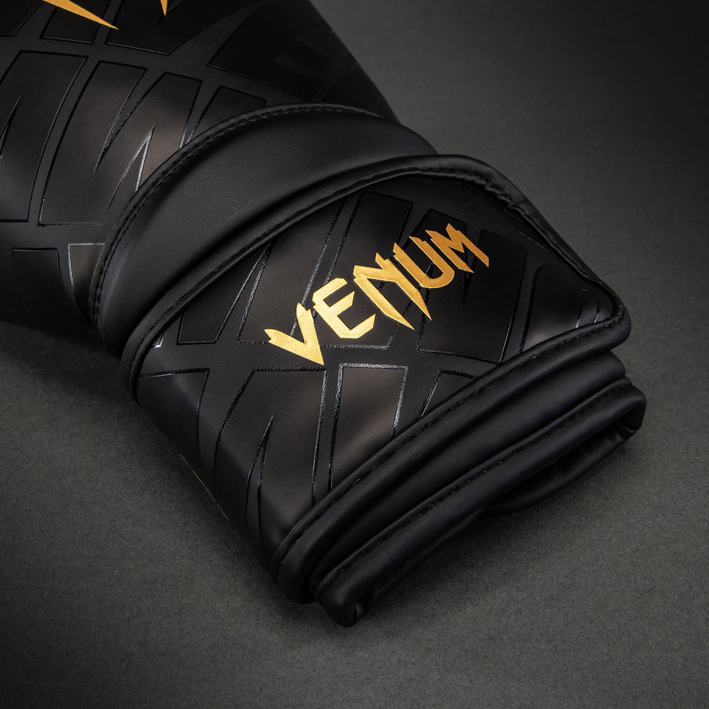 Venum Contender 1.5 XT 3D 복싱 글러브 – 블랙/골드