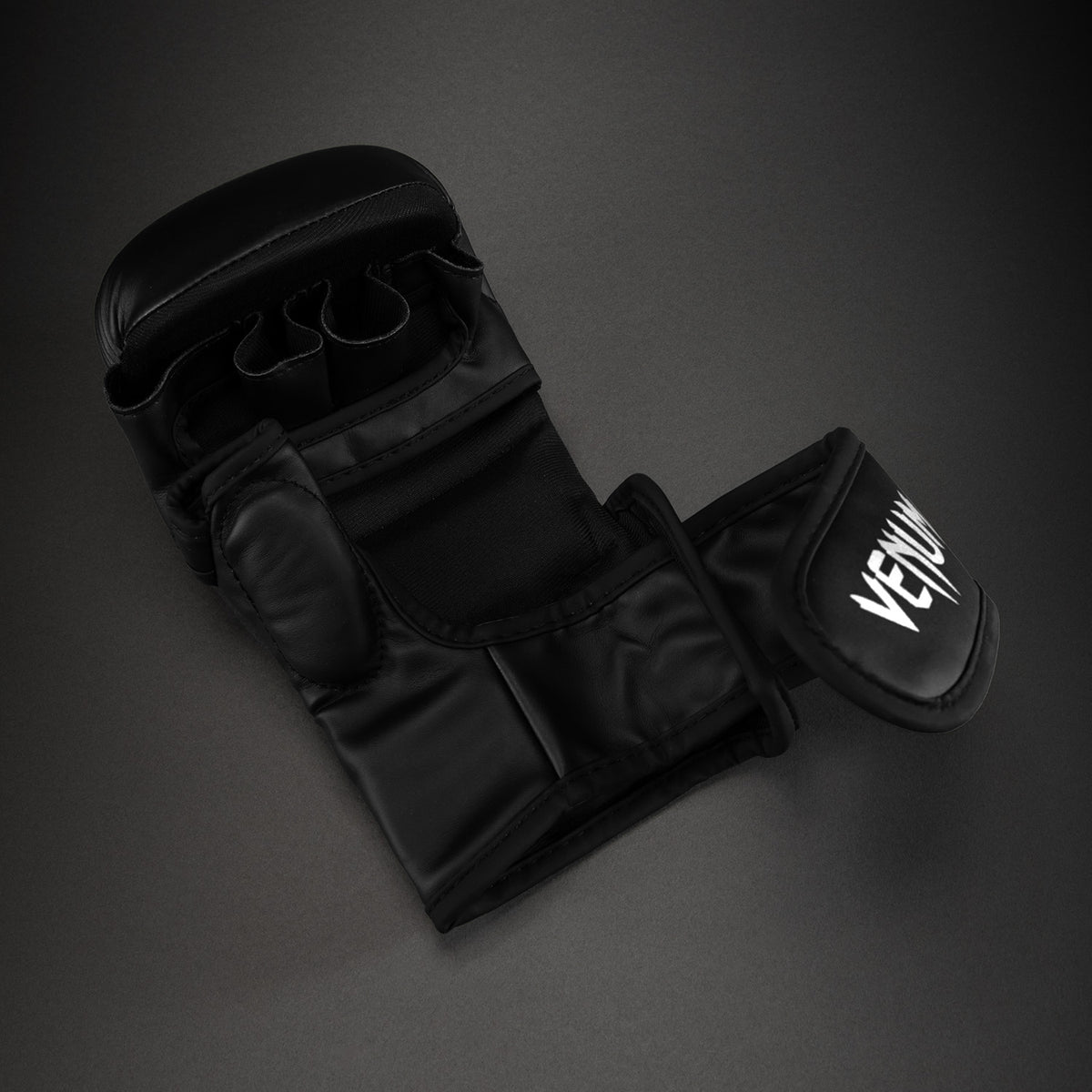 Venum Contender 1.5 스파링 글러브 - 블랙/화이트