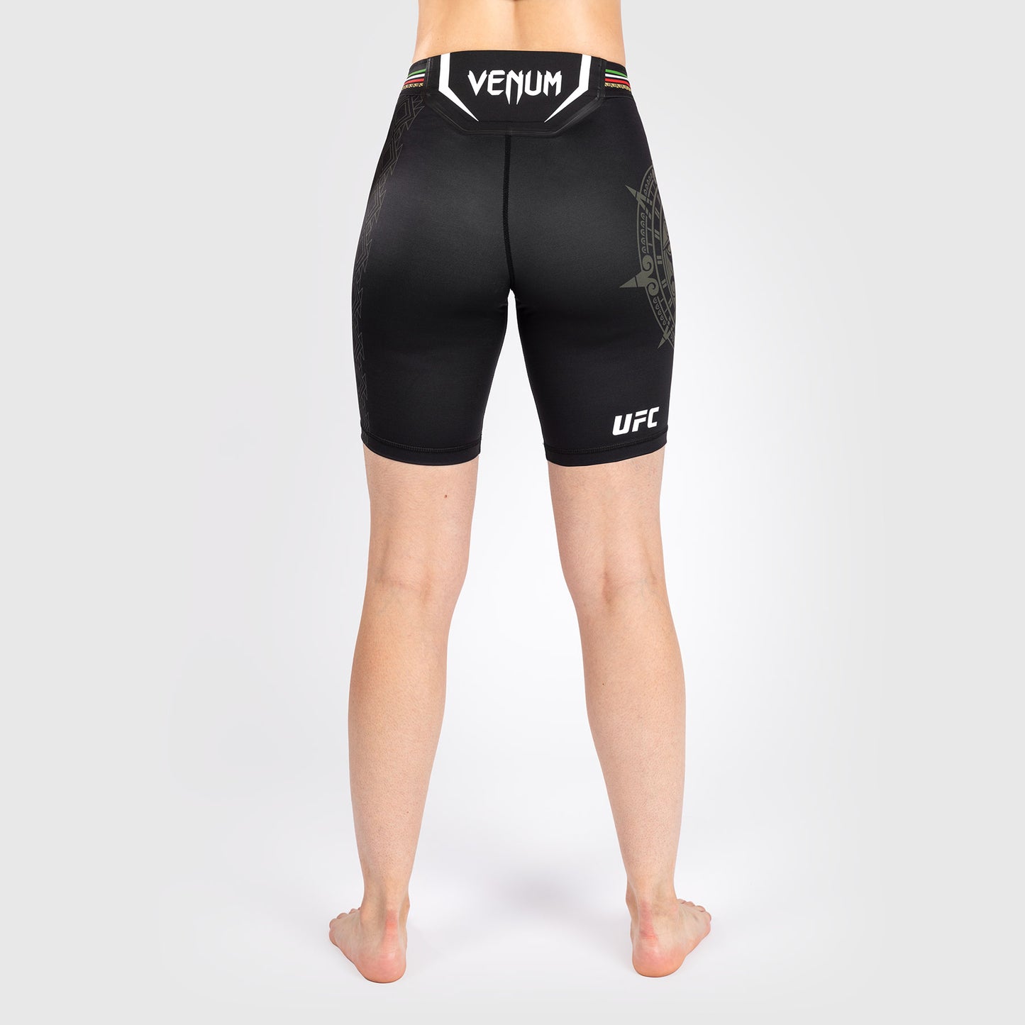 Noche UFC by Venum Authentic Fight Night 여성용 발리 투도 쇼츠 – 롱 핏 – 블랙