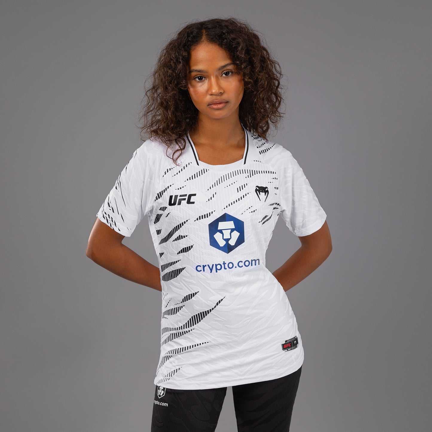 UFC Fusion by Venum Authentic Fight Night 여성용 워크아웃 저지 – 화이트