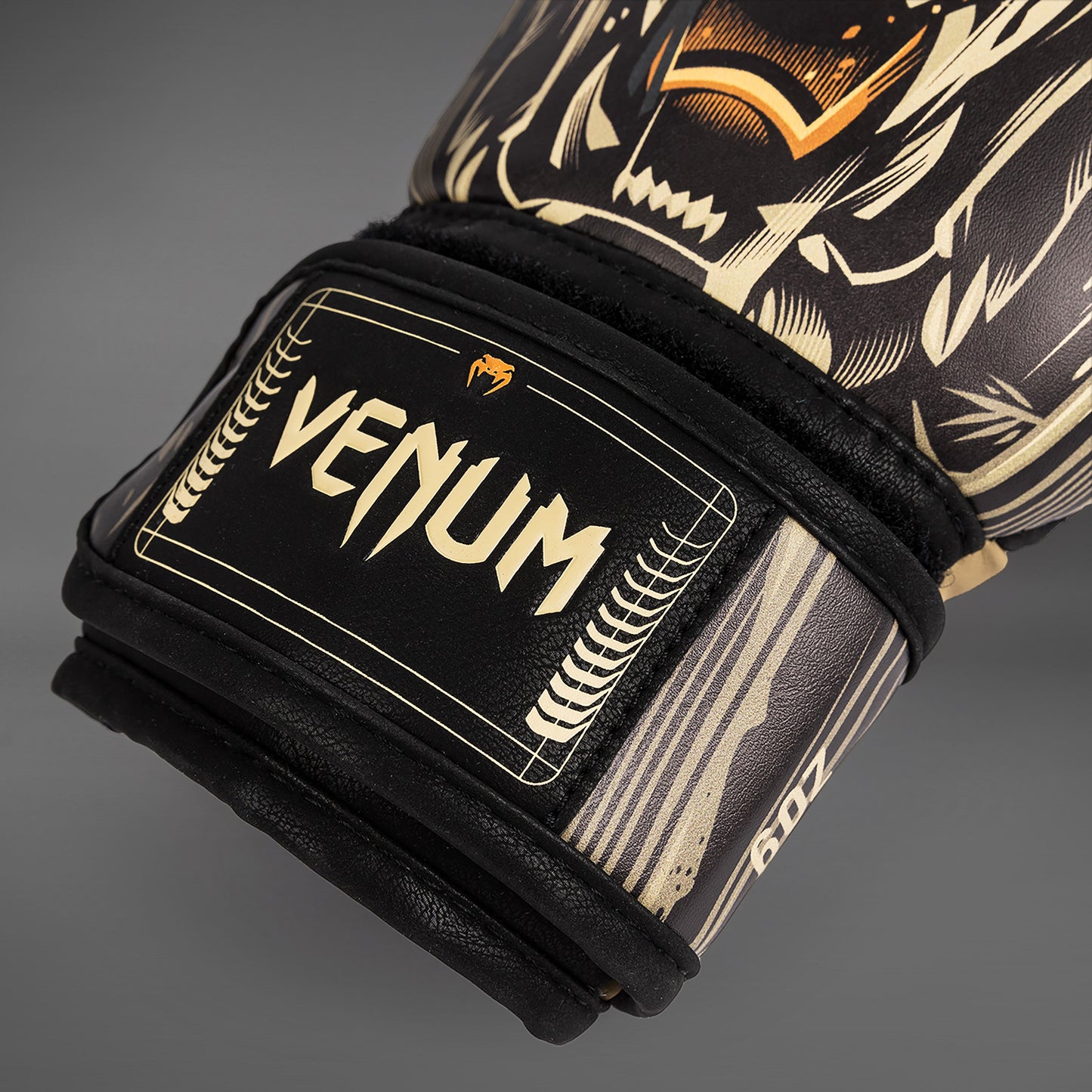 Venum Tiger 키즈용 복싱 글러브 – 블랙/네온 오렌지