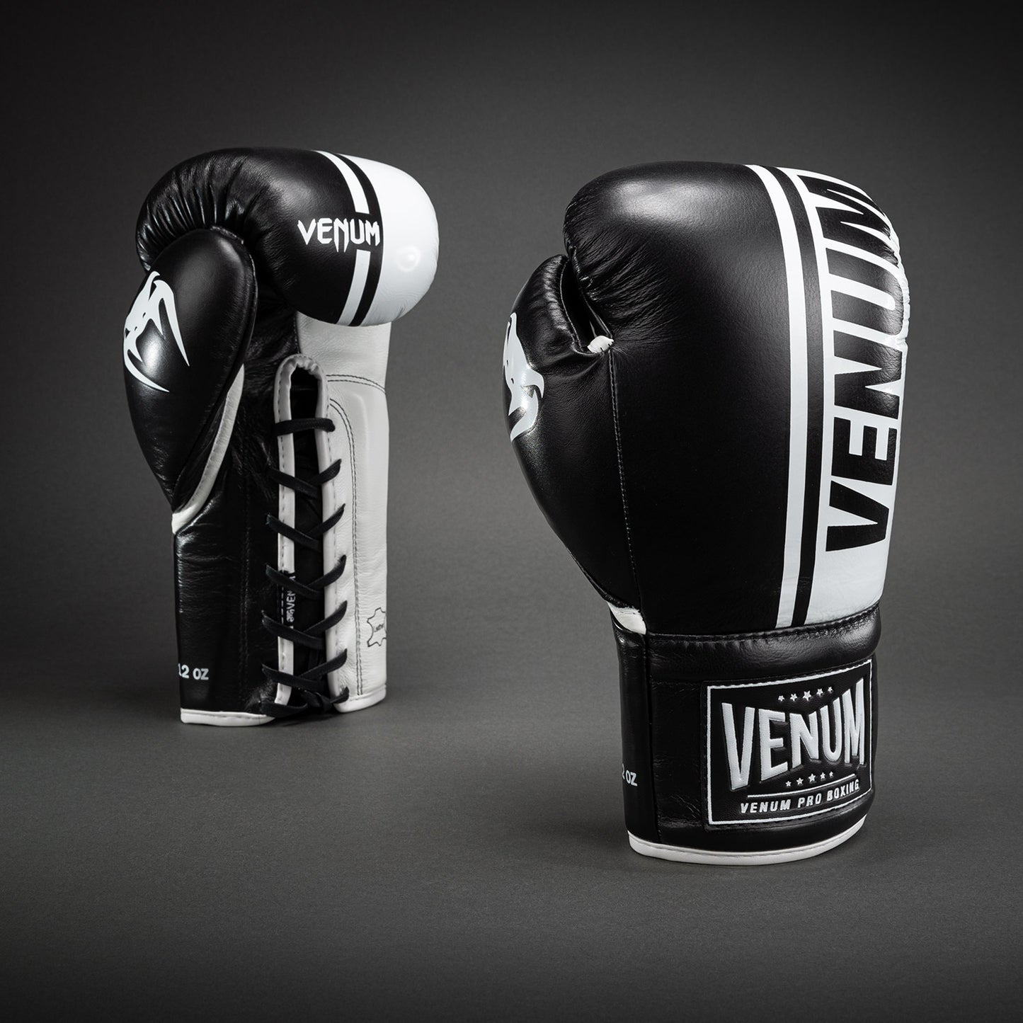 Venum Shield Pro 복싱 글러브 레이스 포함 – 블랙/화이트