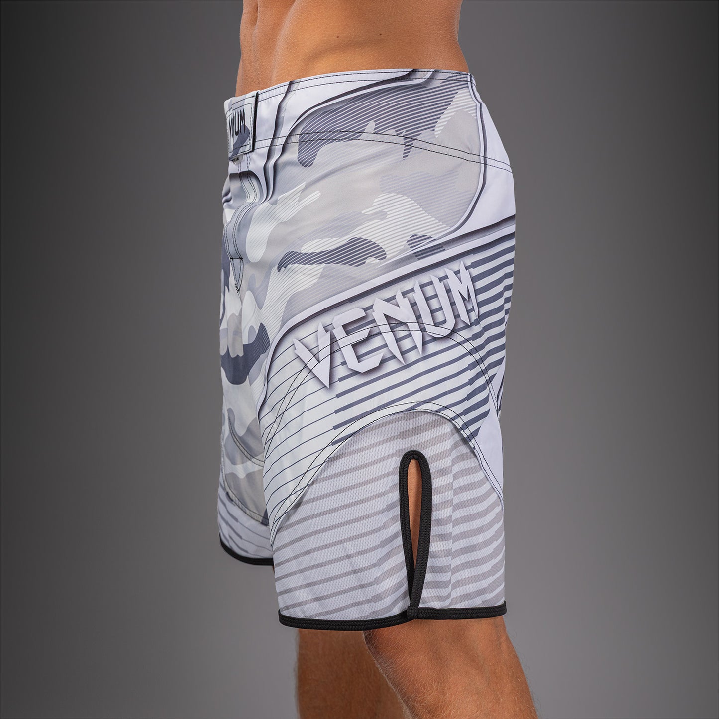 Venum Camo Hero 파이트 쇼츠 - 화이트/라이트 그레이