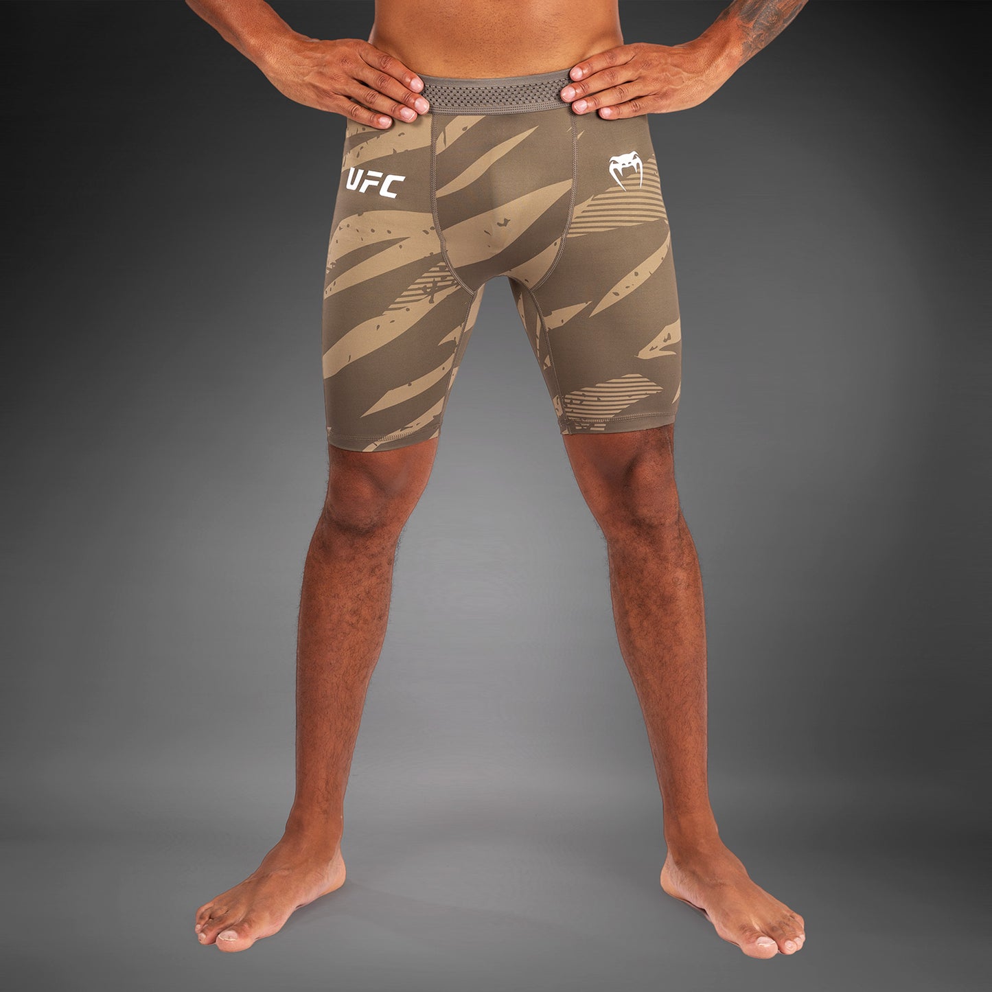 UFC Adrenaline by Venum Fight Week 남성용 발리 투도 쇼츠 – 듄 카모