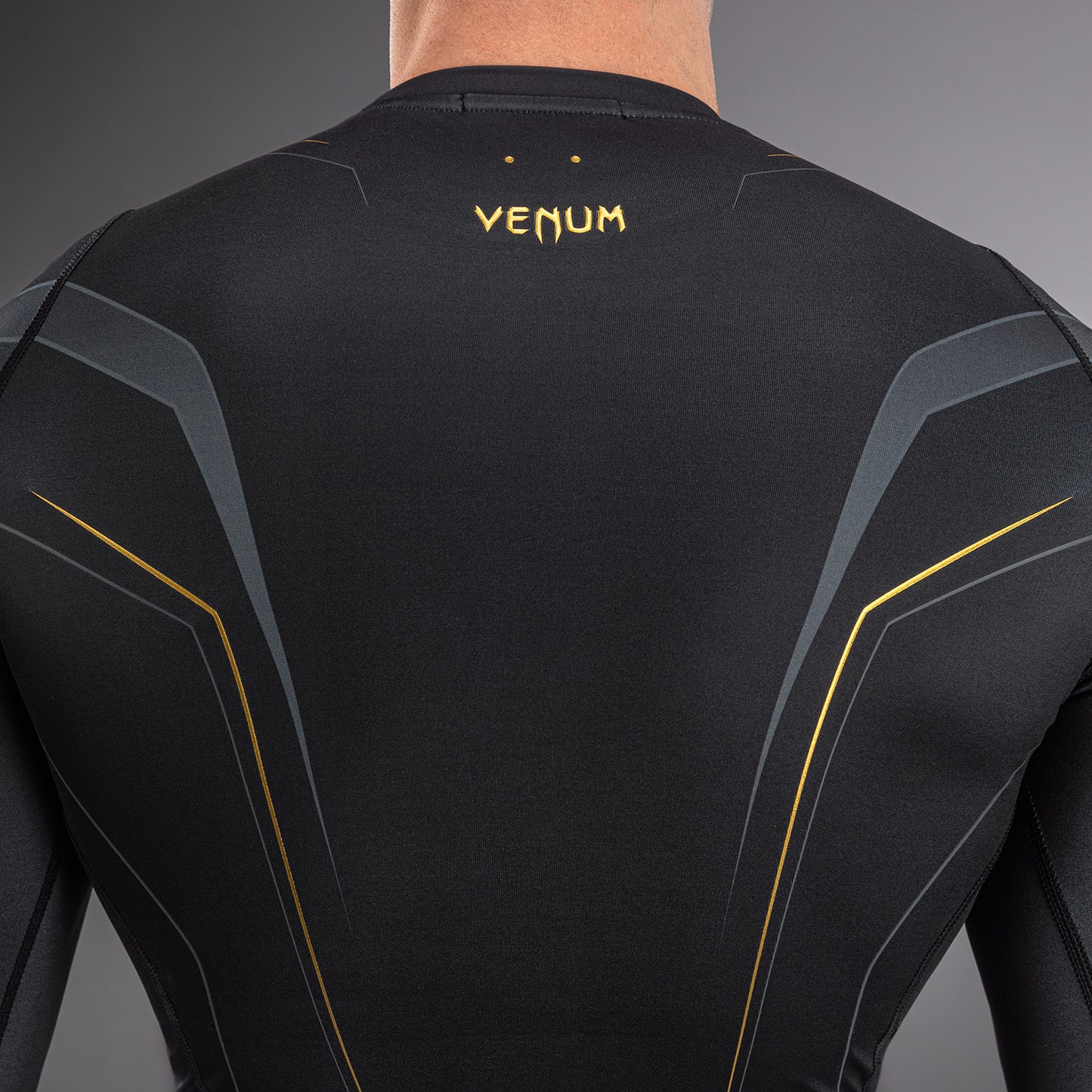 Venum Streamline 스트림라인 긴팔 래쉬가드 블랙/골드