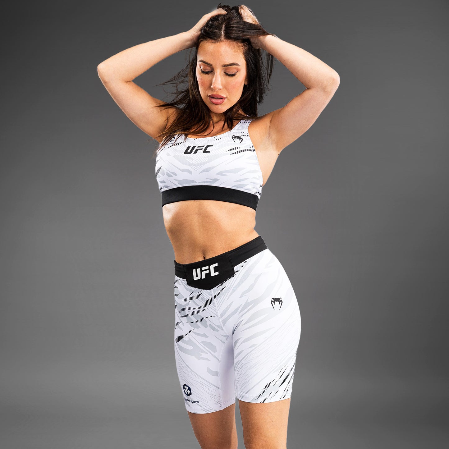 UFC Fusion by Venum 여성용 발리 투도 쇼츠 – 롱 핏 – 화이트