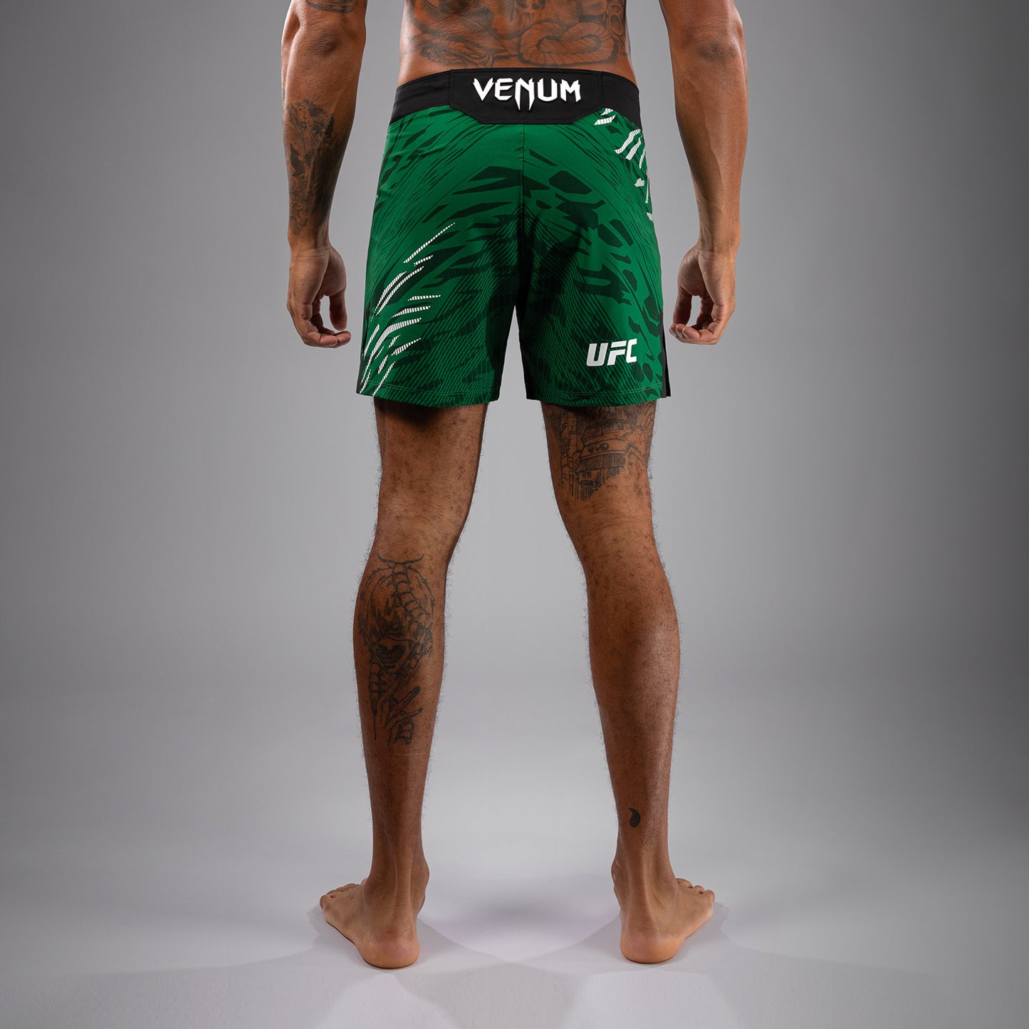 UFC Fusion by Venum Authentic Fight Night 남성용 파이트 쇼츠 – 숏 핏 – 그린