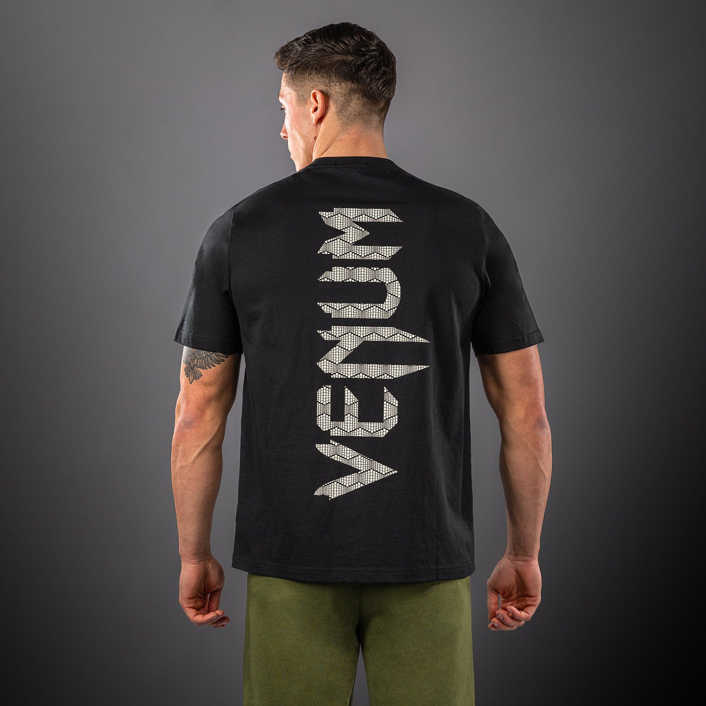 Venum Naga 티셔츠 – 블랙