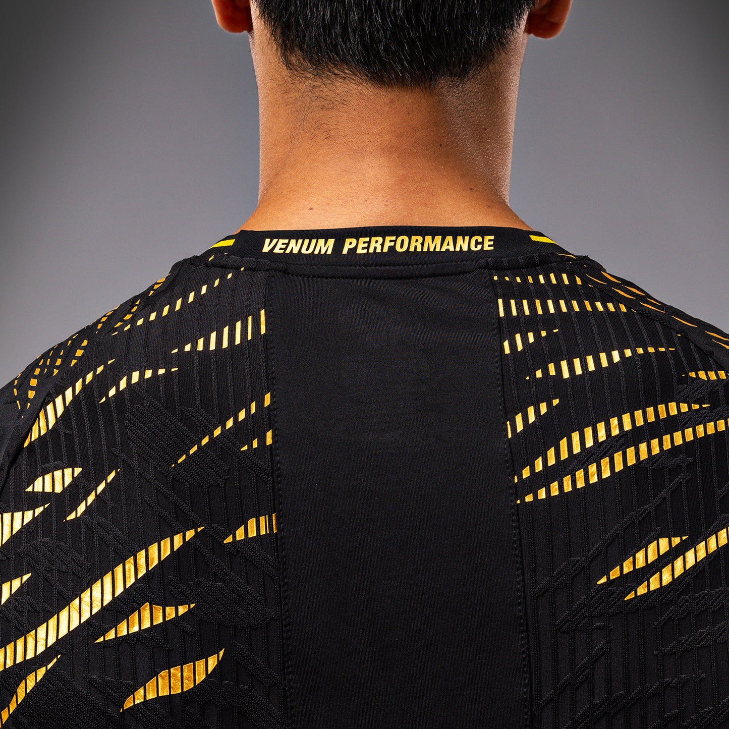 UFC Fusion by Venum Authentic Fight Night 남성용 워크아웃 저지 – 챔피언
