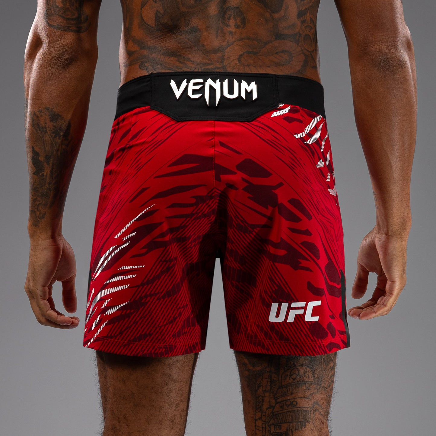 UFC Fusion by Venum 남성용 파이트 쇼츠 – 숏 핏 – 레드