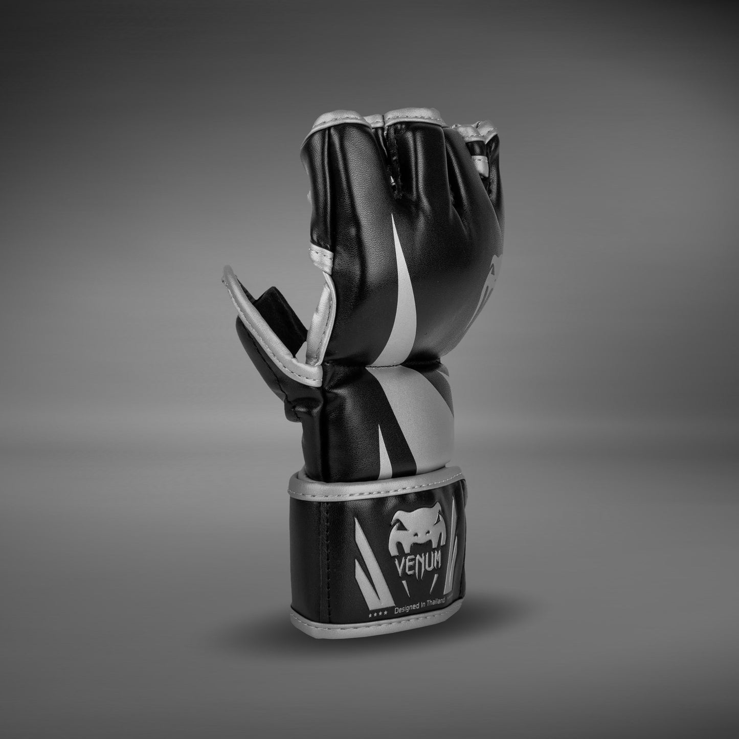 Venum Challenger 2.0 MMA 글러브 – 블랙/실버