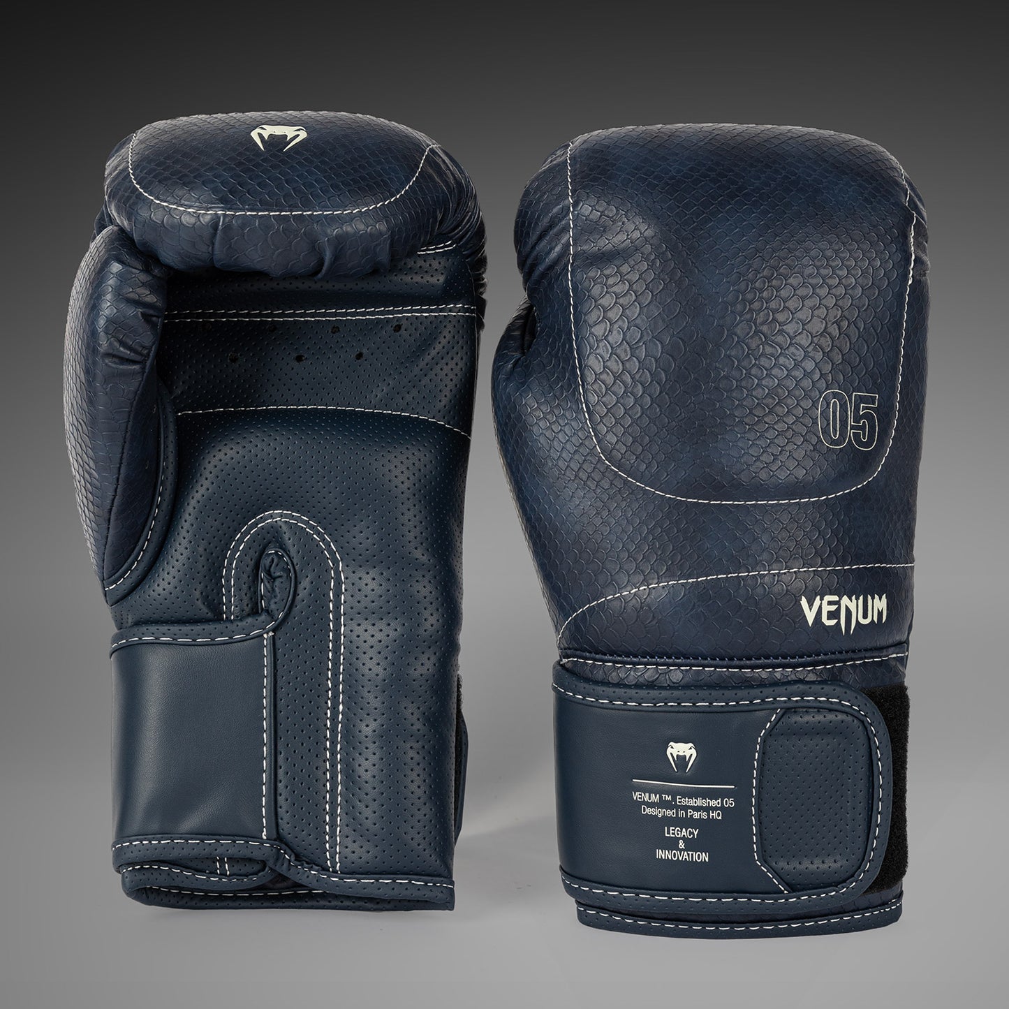Venum Impact Evo Scales 복싱 글러브 – 미드나잇 블루