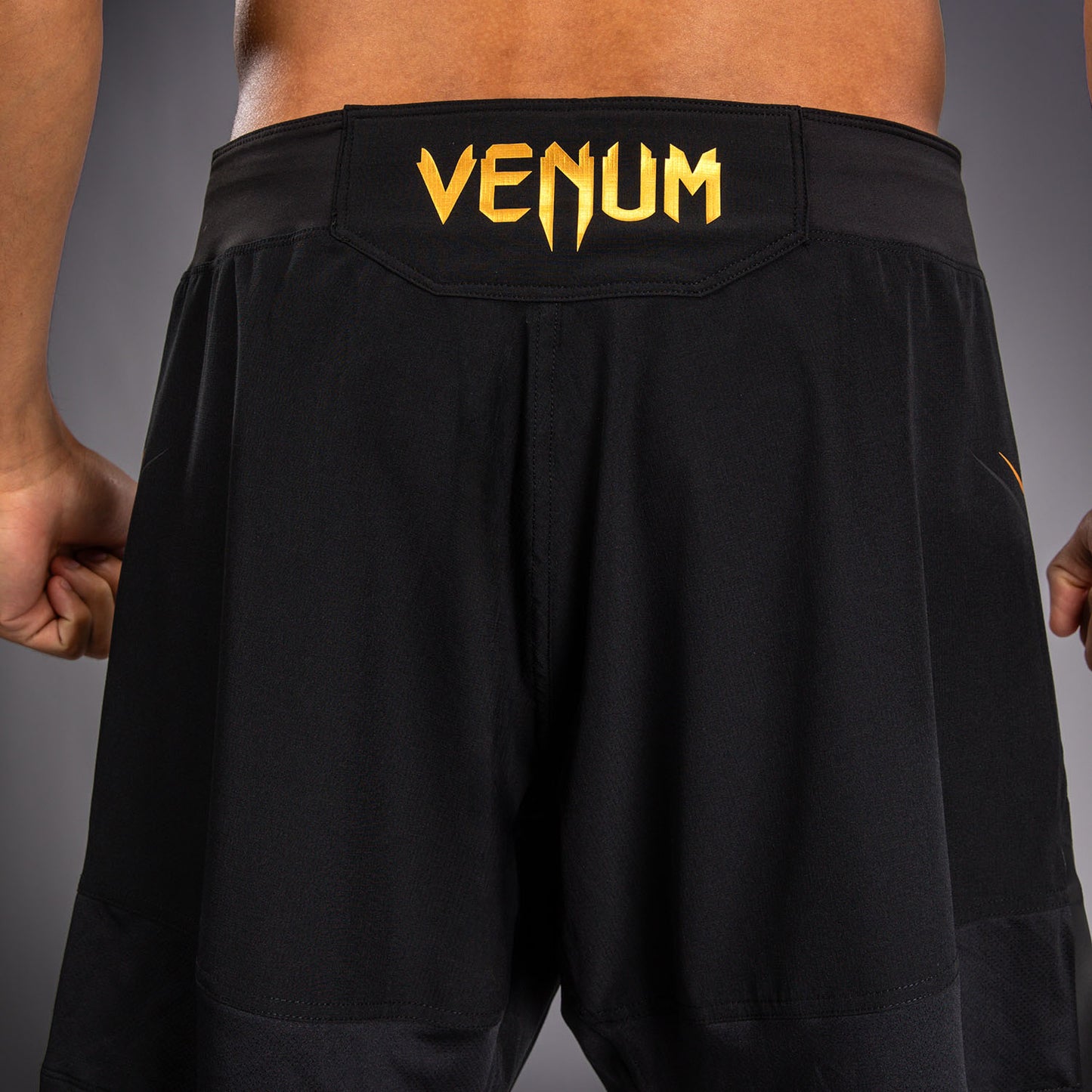 Venum G-Core 파이트 쇼츠 - 블랙/골드