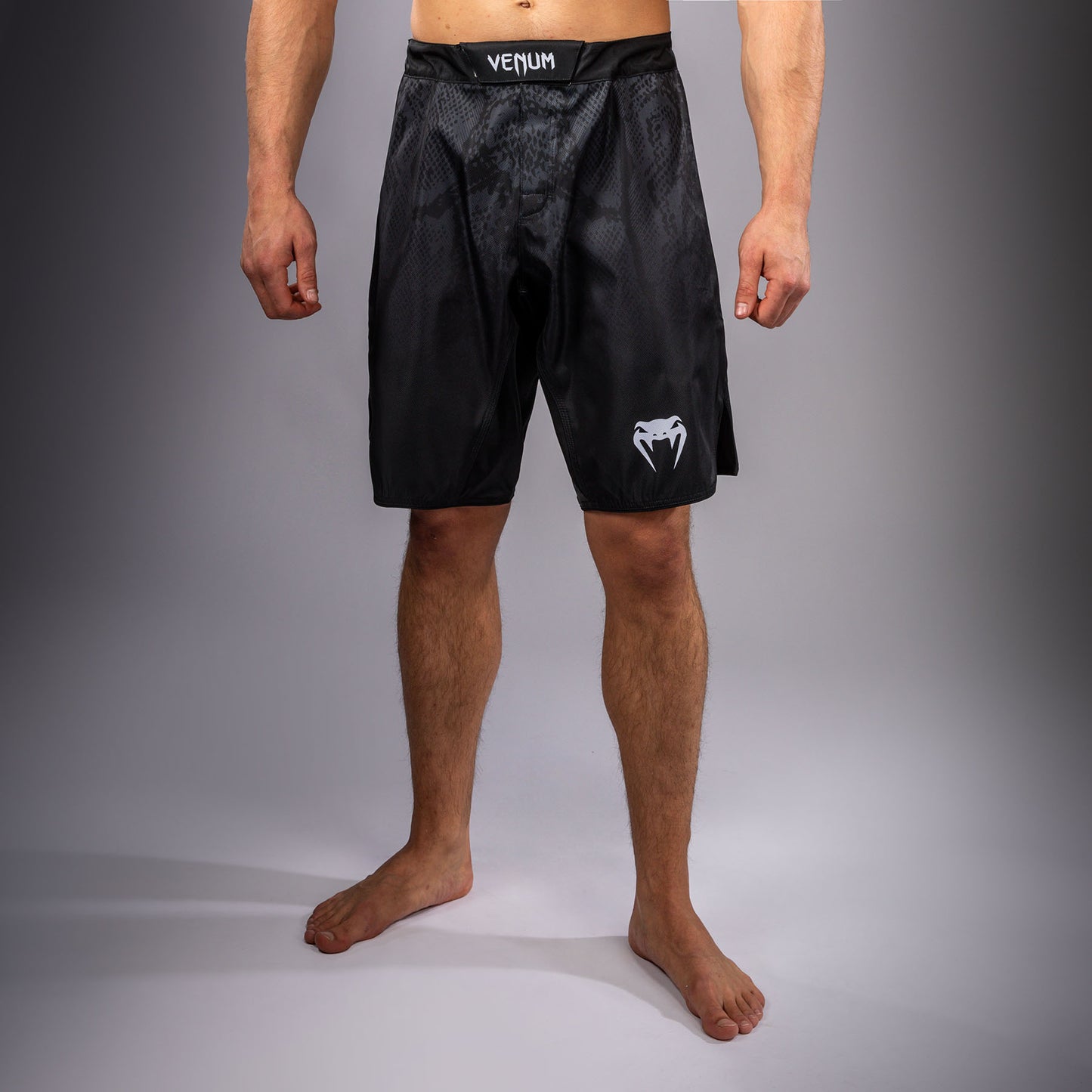 Venum Black Viper 파이트 쇼츠 – 블랙