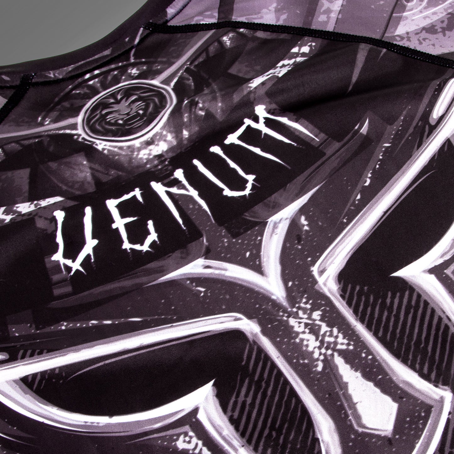 Venum Gladiator 3.0 래쉬가드 – 긴팔 – 블랙/화이트