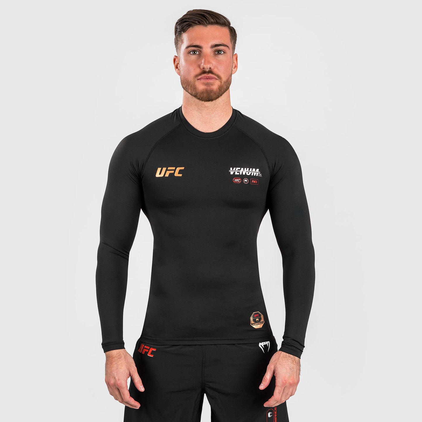 UFC Adrenaline by Venum Fight Week 남성용 퍼포먼스 긴팔 래쉬가드 – 블랙