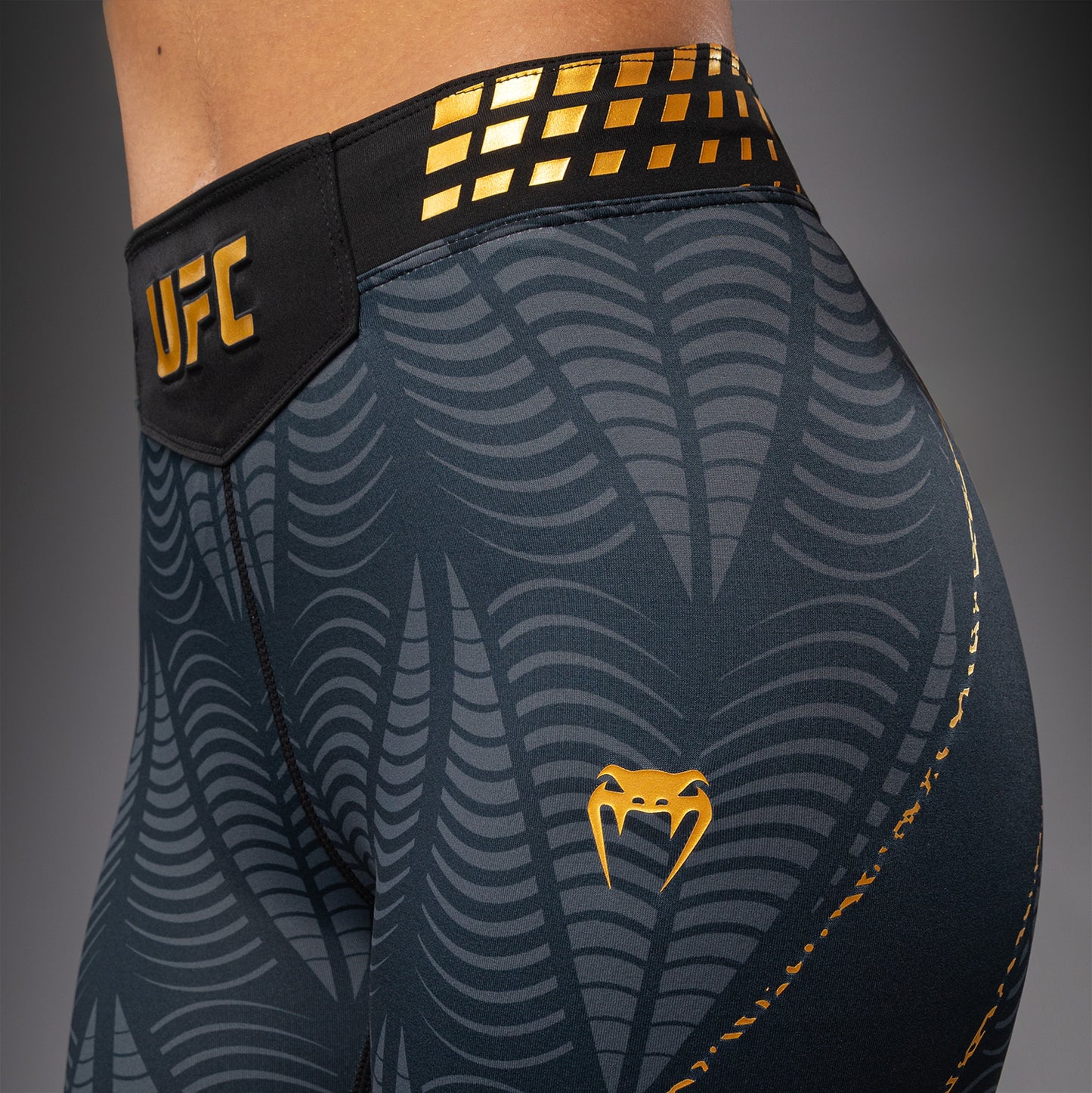 Women's UFC Zenith by Venum Champion 오센틱 쇼트 핏 발리 투도 쇼츠