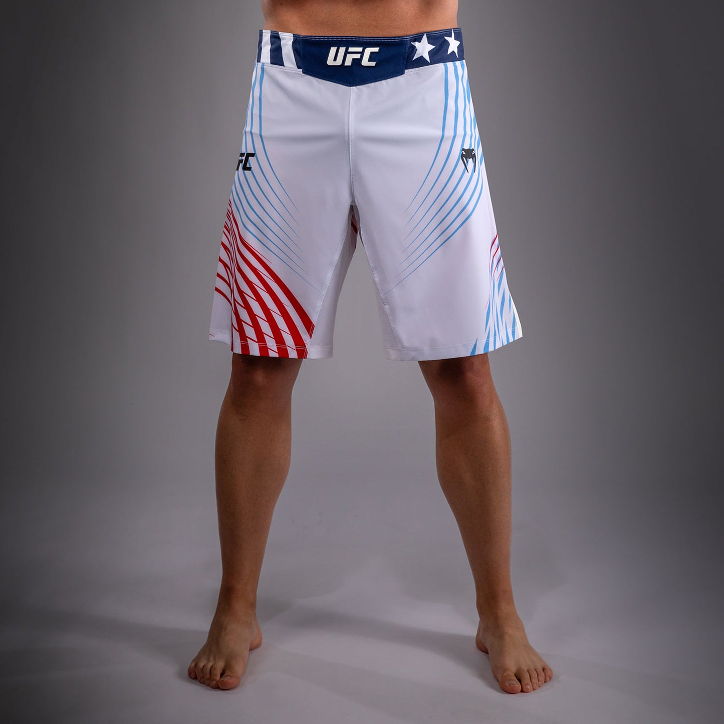 Official UFC Freedom 250 by Venum 남성용 Authentic Fight Night 파이트 쇼츠 롱 핏 - 화이트