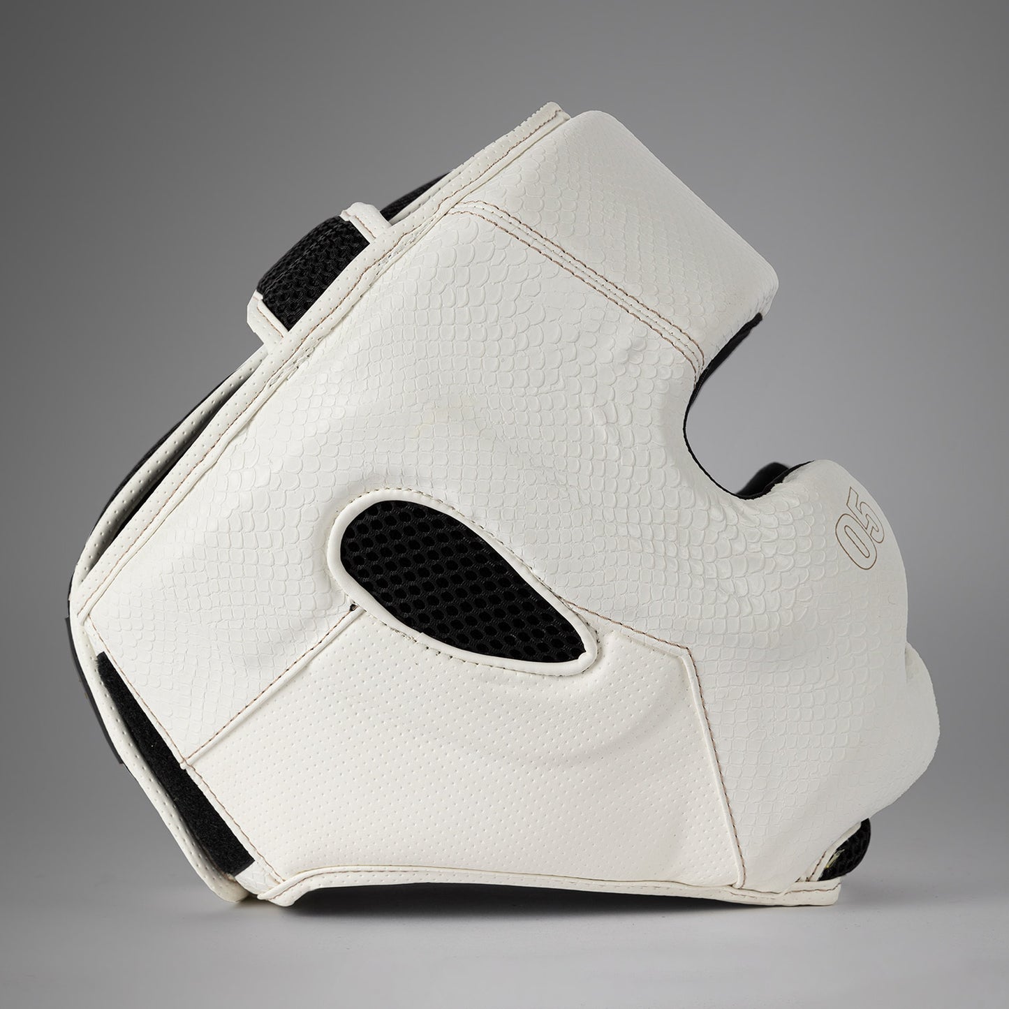 Venum Impact Evo Scales 헤드기어 – 아이보리