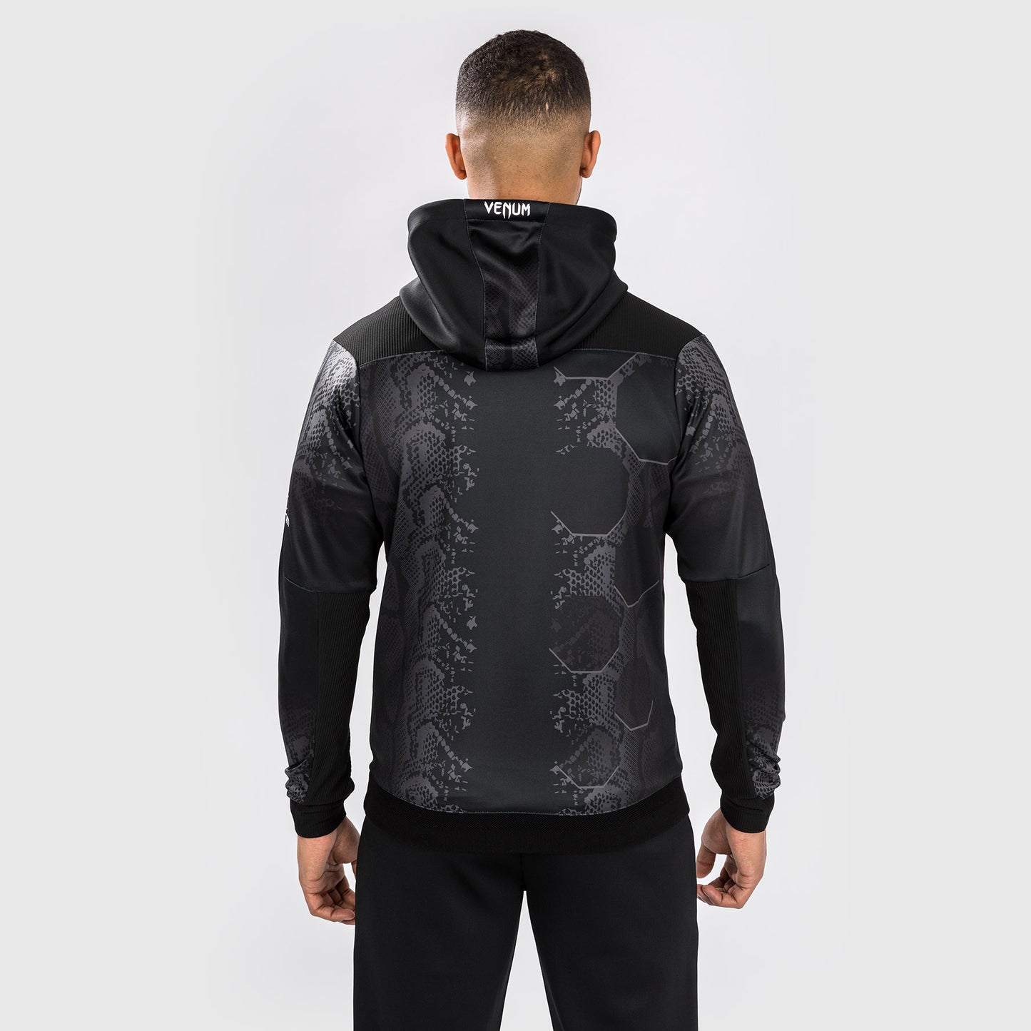 UFC Adrenaline by Venum Authentic Fight Night 남성용 워크아웃 후디 – 블랙