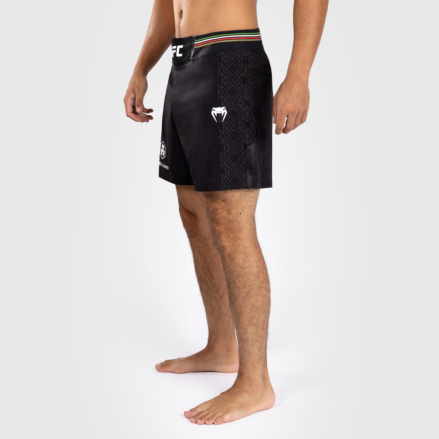 Noche UFC by Venum Authentic Fight Night 남성용 파이트 쇼츠 – 숏 핏 – 블랙