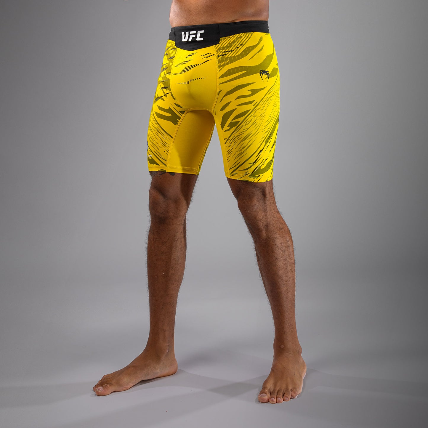 UFC Fusion by Venum Authentic Fight Night 남성용 발리 투도 쇼츠 – 옐로우