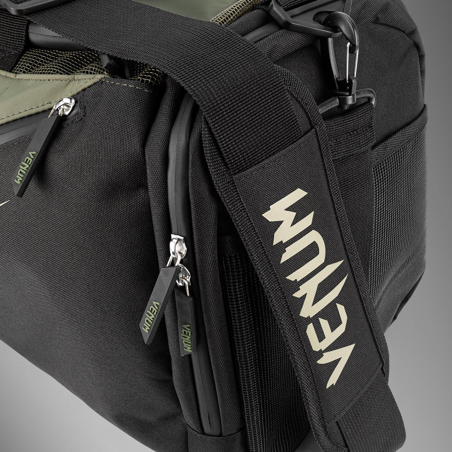 Venum Trainer Lite Evo 스포츠백 (48L) – 카키/블랙