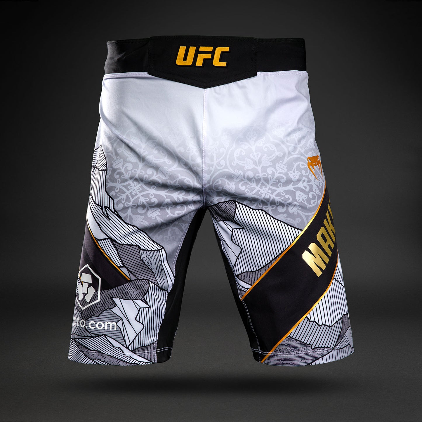 남성용 UFC Unrivaled by Venum 화이트 이슬람 마카체프 롱 핏 파이트 쇼츠