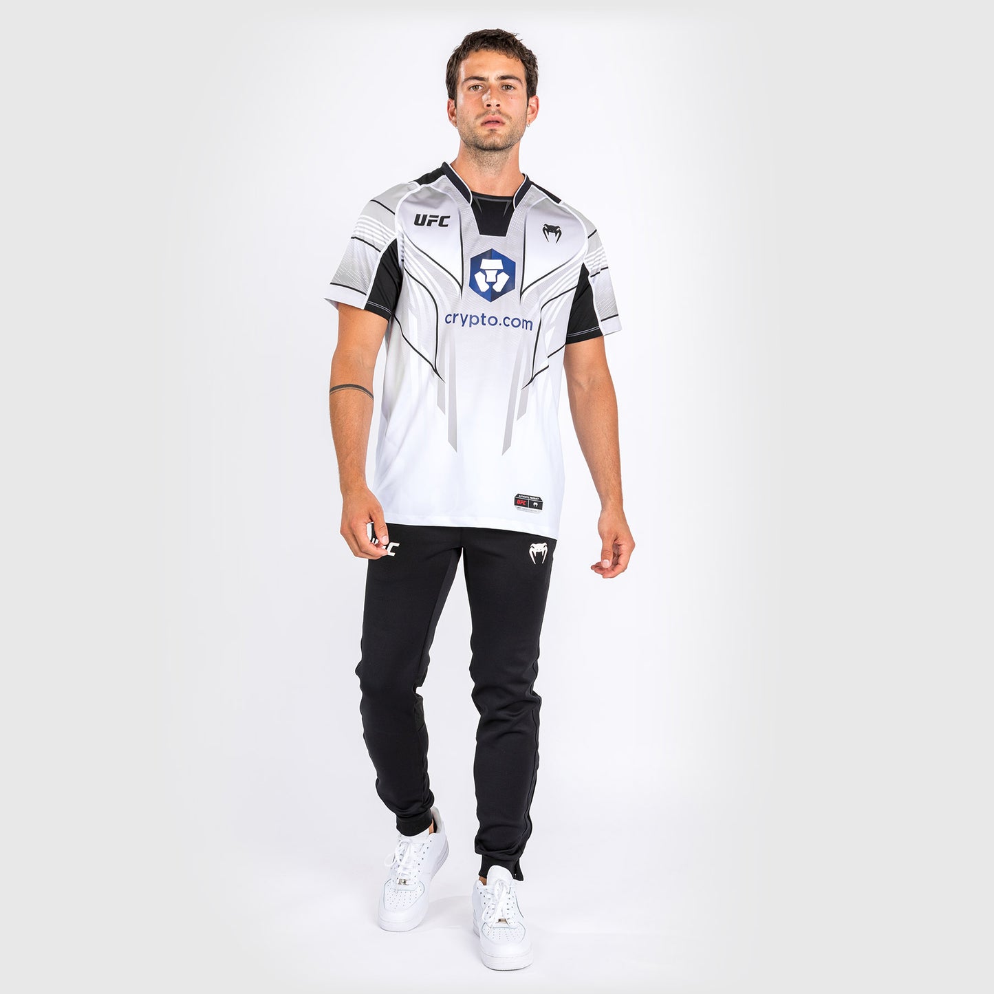 UFC Venum Authentic Fight Night 2.0 키트 by Venum 남성용 워크아웃 저지 – 화이트
