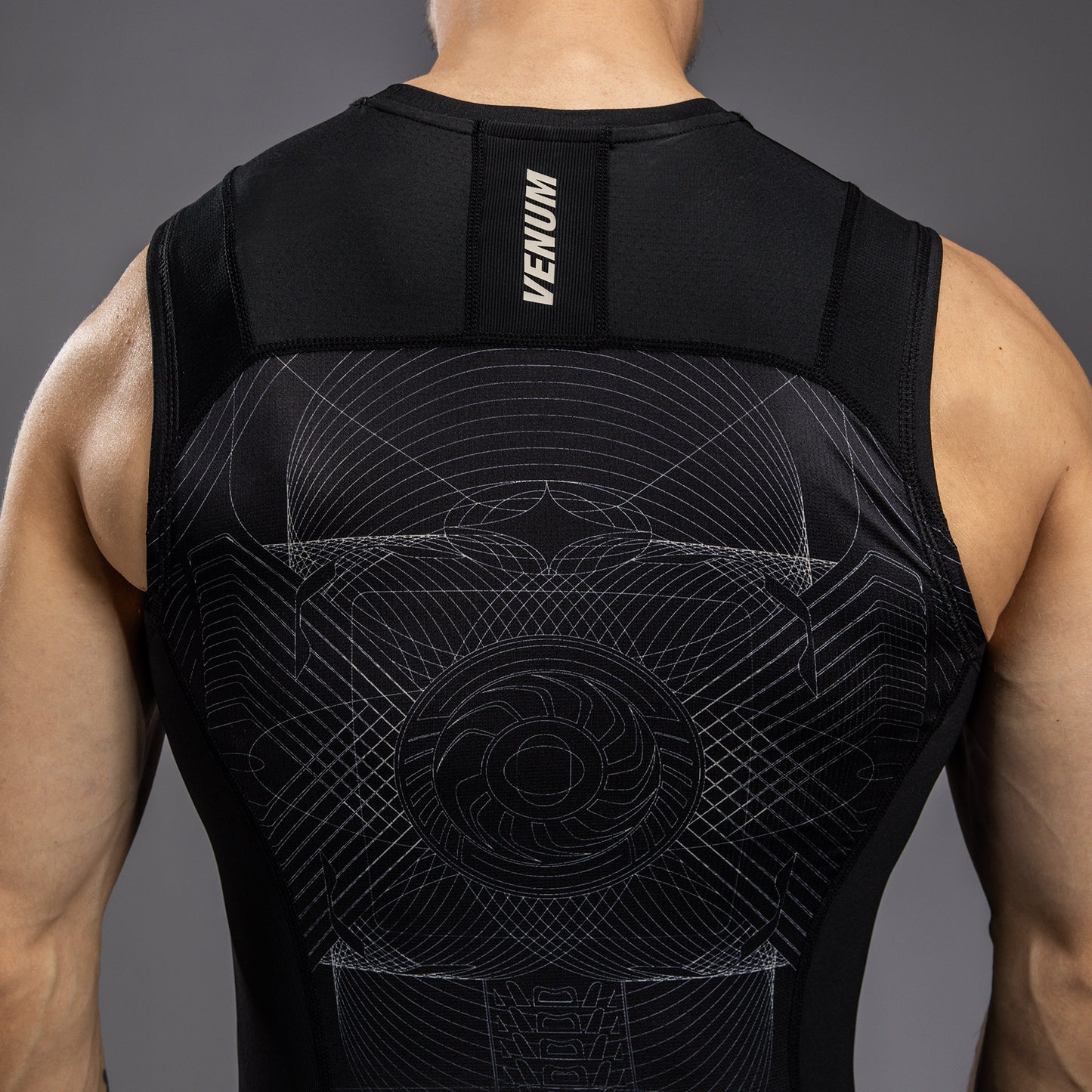 Venum G-Fit Air 남성용 민소매 래쉬가드 – 딥 블랙/데저트 샌드