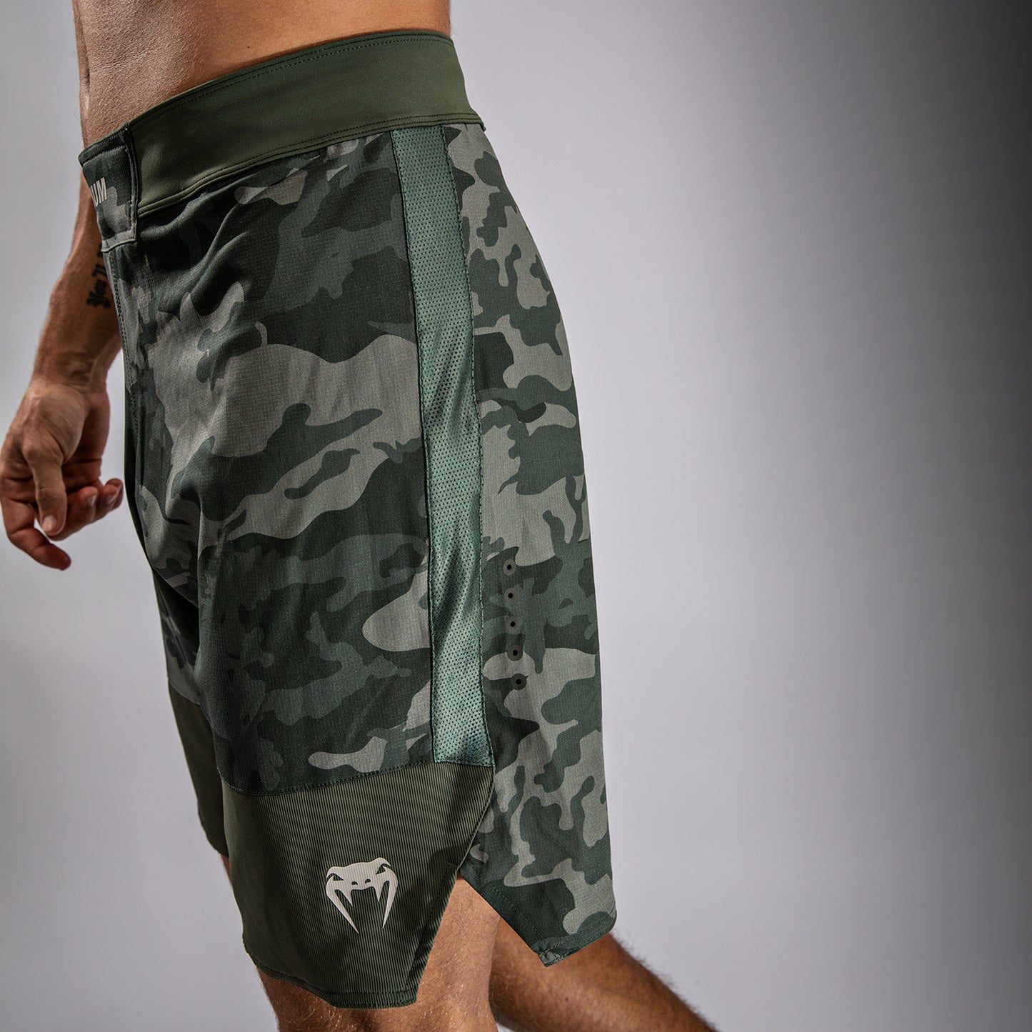 Venum G-Fit Air 남성용 파이트 쇼츠 – 아미 카모
